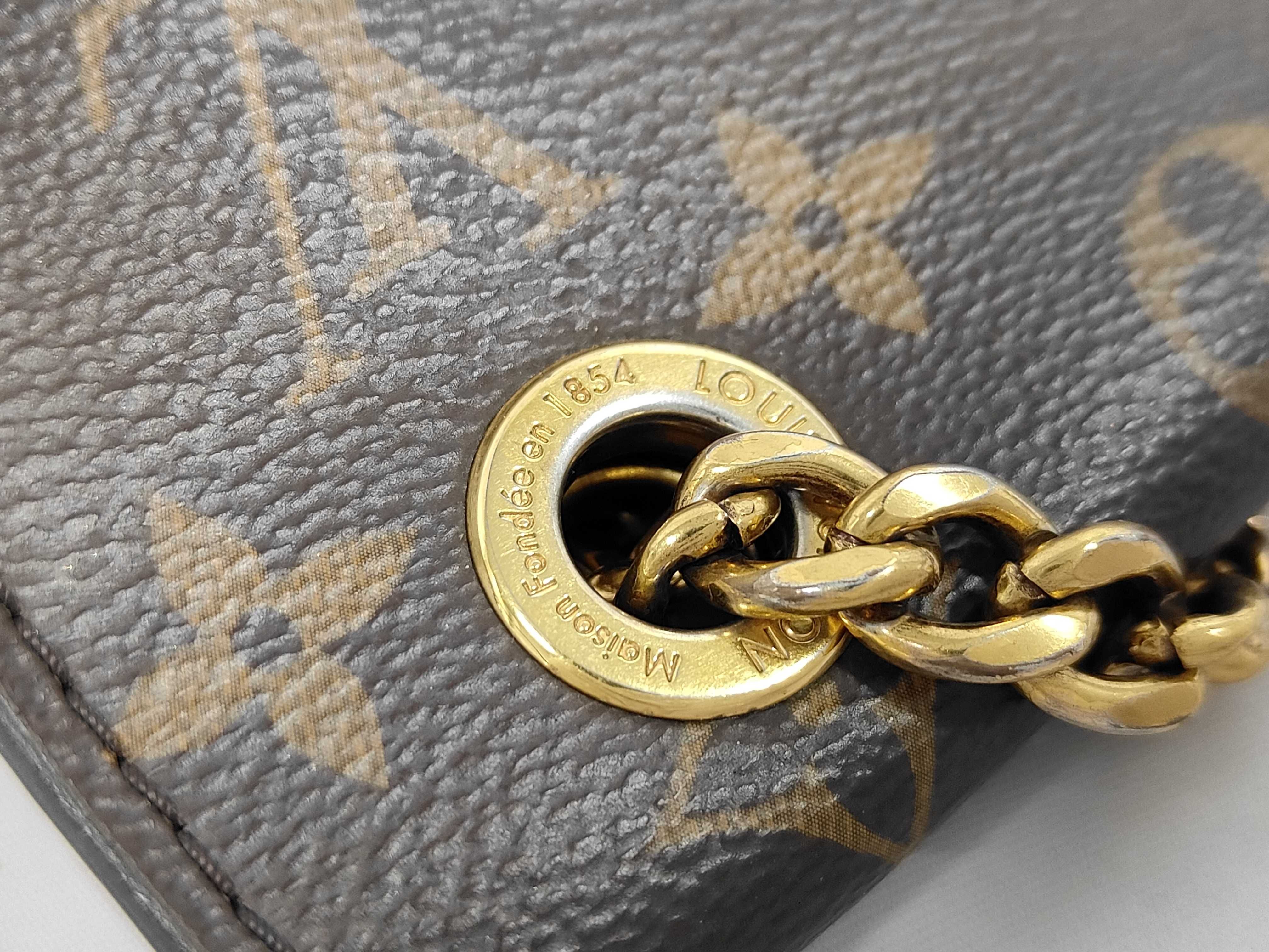 M45592 Passy Shoulder Bag — view 6