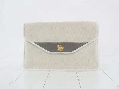 Honeycomb PVC Clutch Bag
