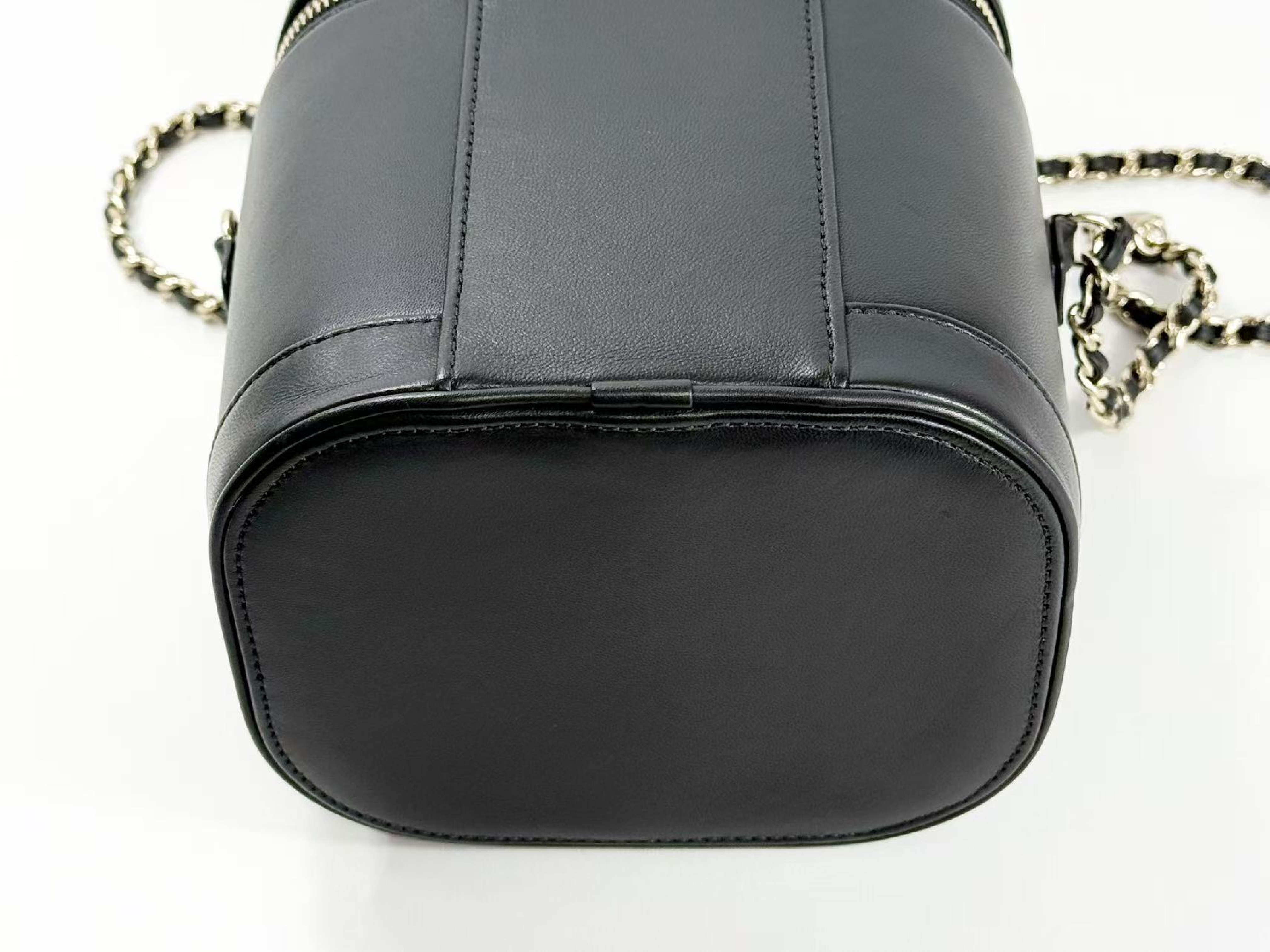 Stored Item, Black, Large Coco Vanity Case, 2-way, W15/H16/D12cm (approx.), Serial Number in the 27s range. Includes dust bag, booklet, authenticity card, and sticker. Gold hardware. Handbag/Shoulder bag. Item Number: 27488316. — view 12