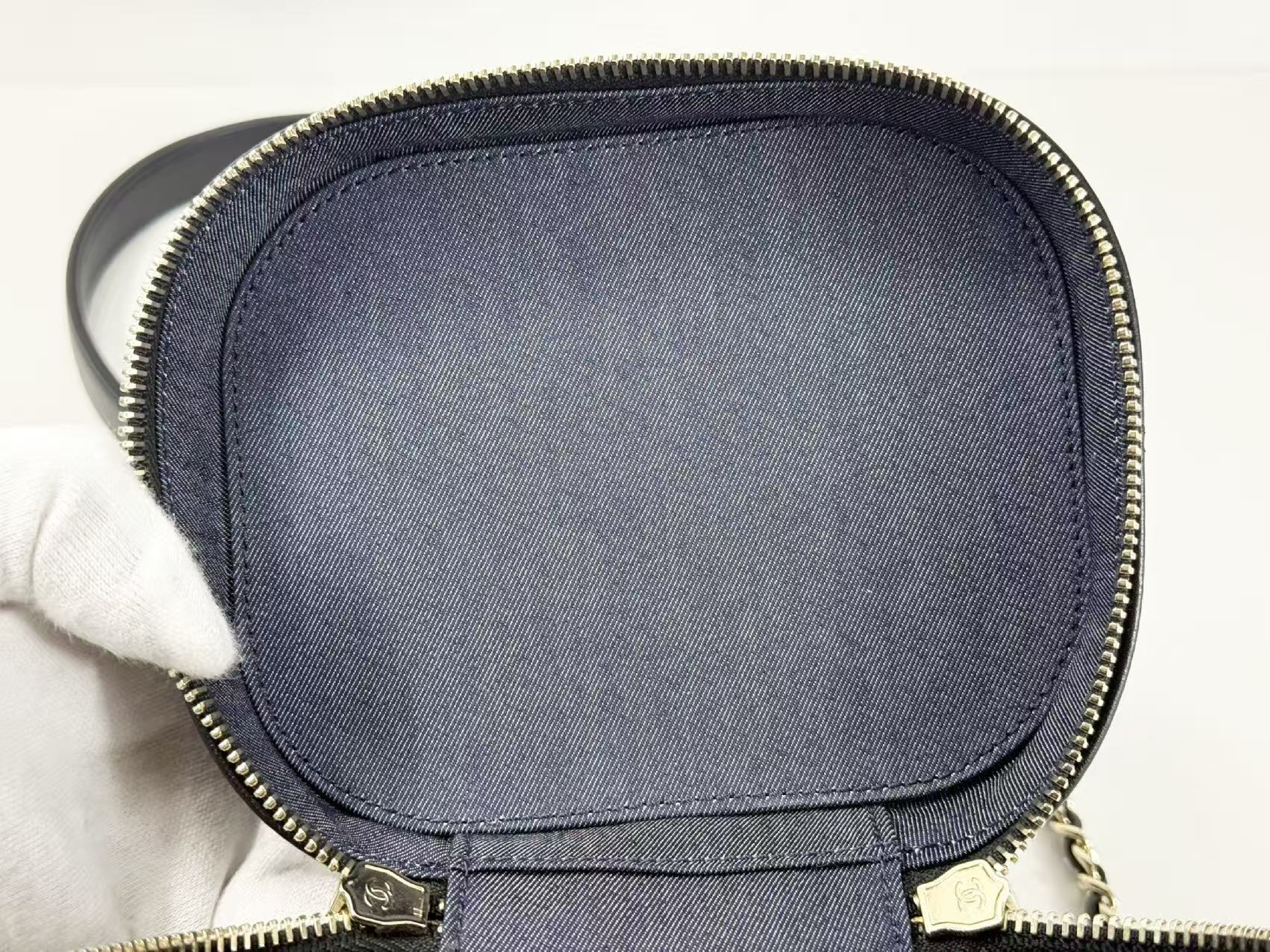 Stored Item, Black, Large Coco Vanity Case, 2-way, W15/H16/D12cm (approx.), Serial Number in the 27s range. Includes dust bag, booklet, authenticity card, and sticker. Gold hardware. Handbag/Shoulder bag. Item Number: 27488316. — view 14