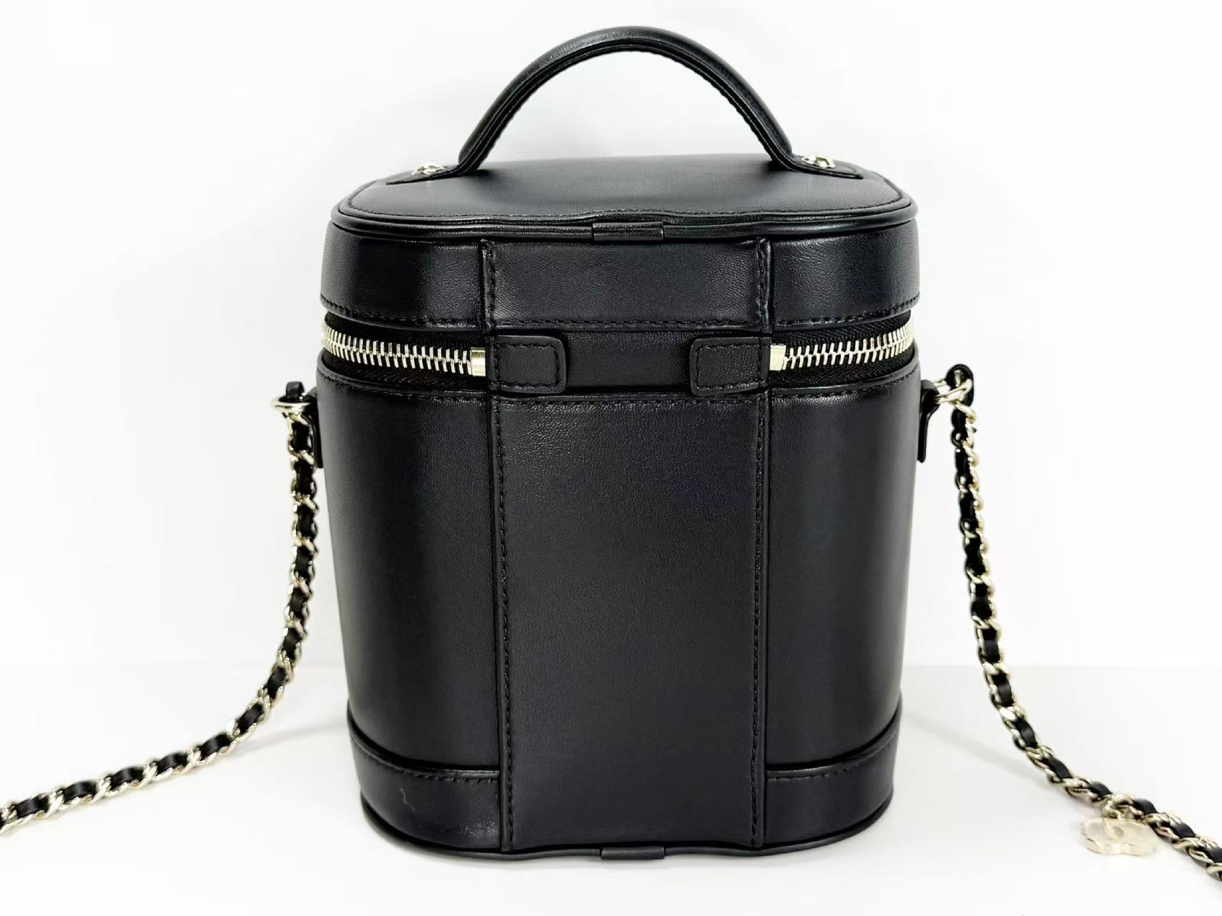 Stored Item, Black, Large Coco Vanity Case, 2-way, W15/H16/D12cm (approx.), Serial Number in the 27s range. Includes dust bag, booklet, authenticity card, and sticker. Gold hardware. Handbag/Shoulder bag. Item Number: 27488316. — view 3