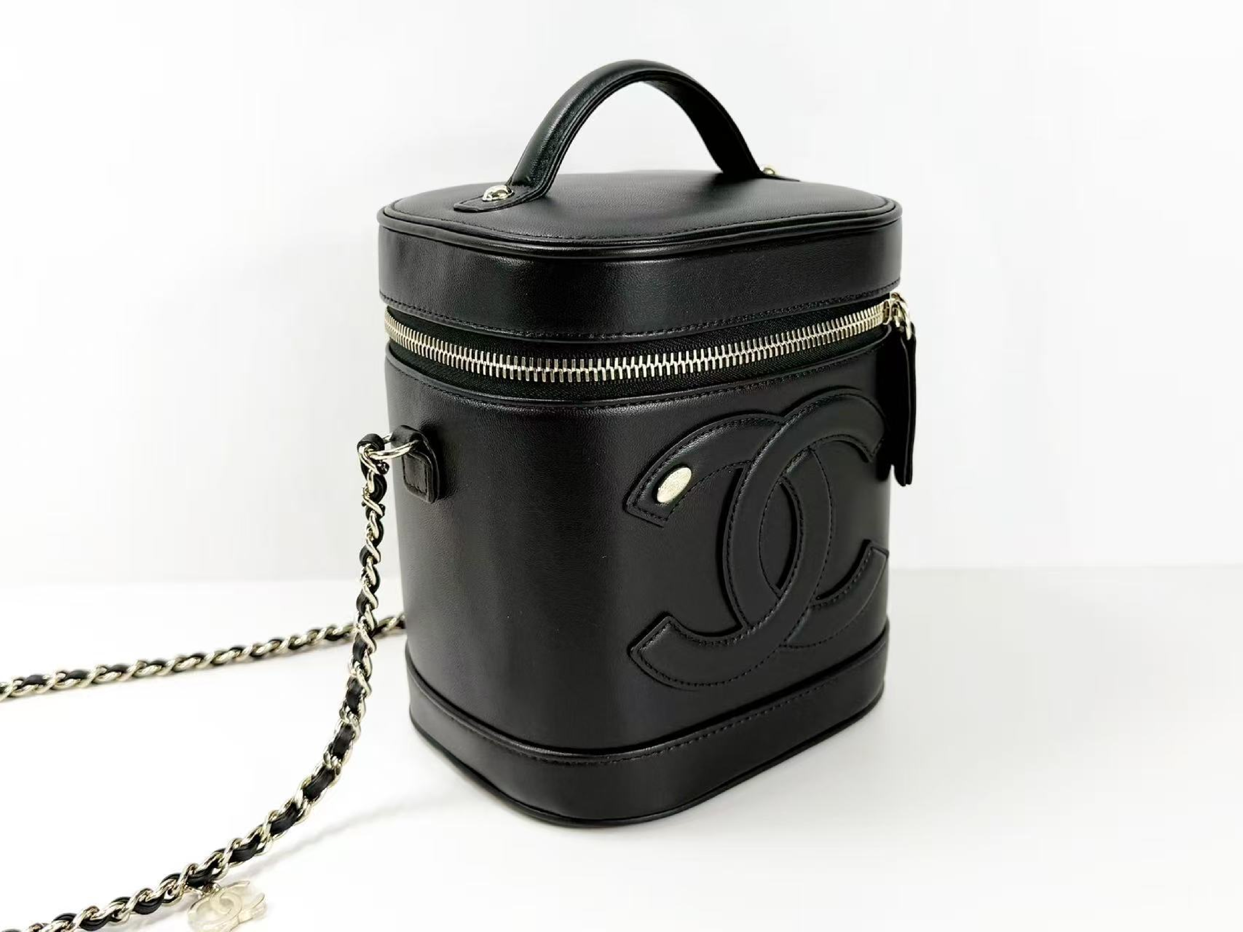 Stored Item, Black, Large Coco Vanity Case, 2-way, W15/H16/D12cm (approx.), Serial Number in the 27s range. Includes dust bag, booklet, authenticity card, and sticker. Gold hardware. Handbag/Shoulder bag. Item Number: 27488316. — view 6