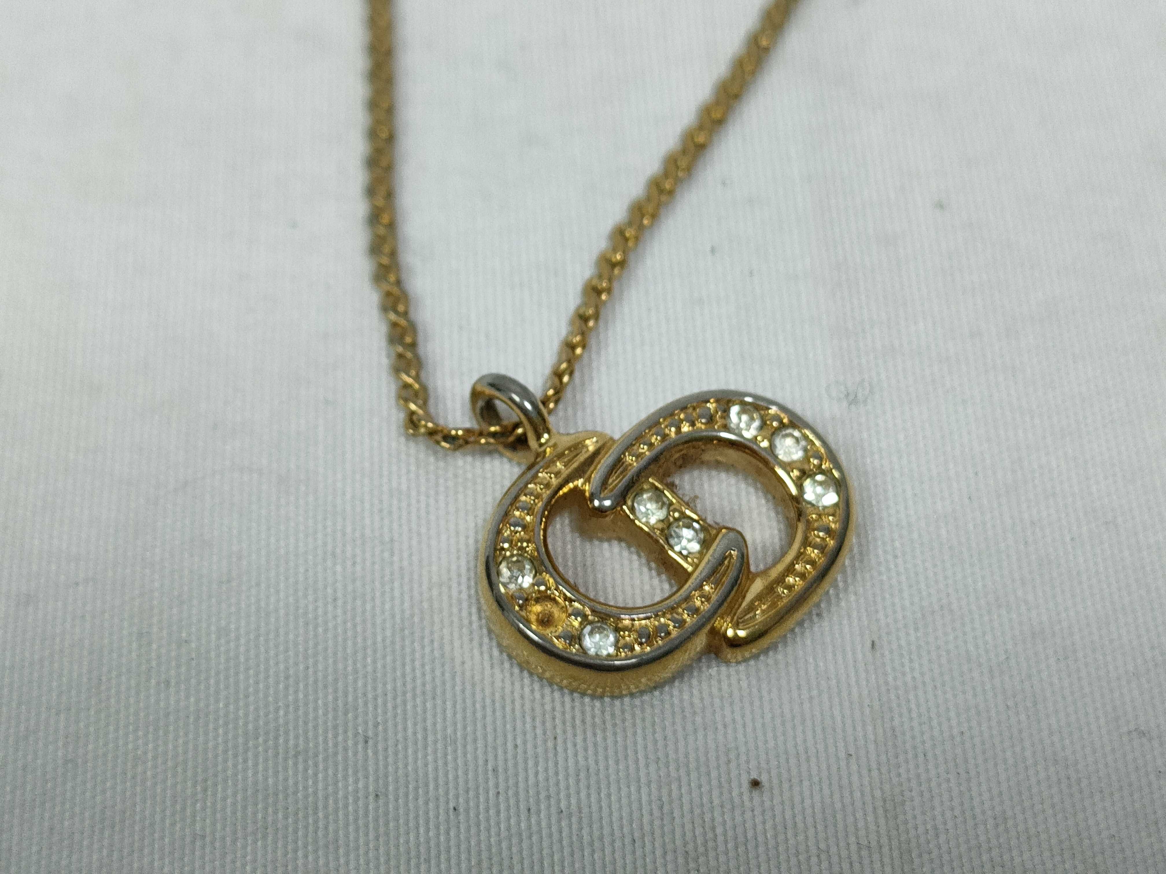 necklace — view 2