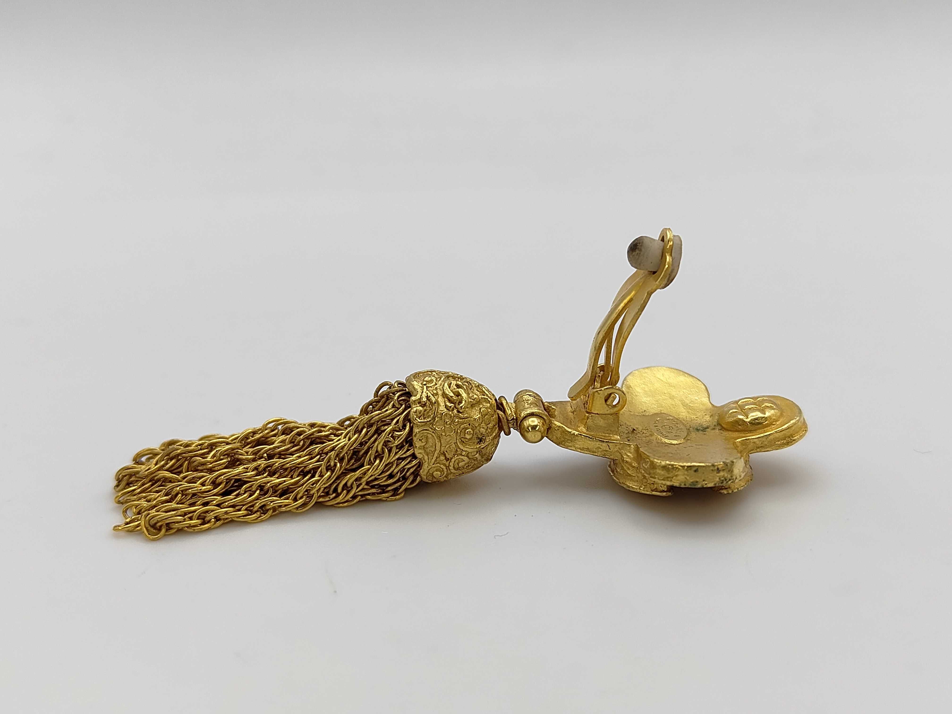 earring (single earring) — view 3