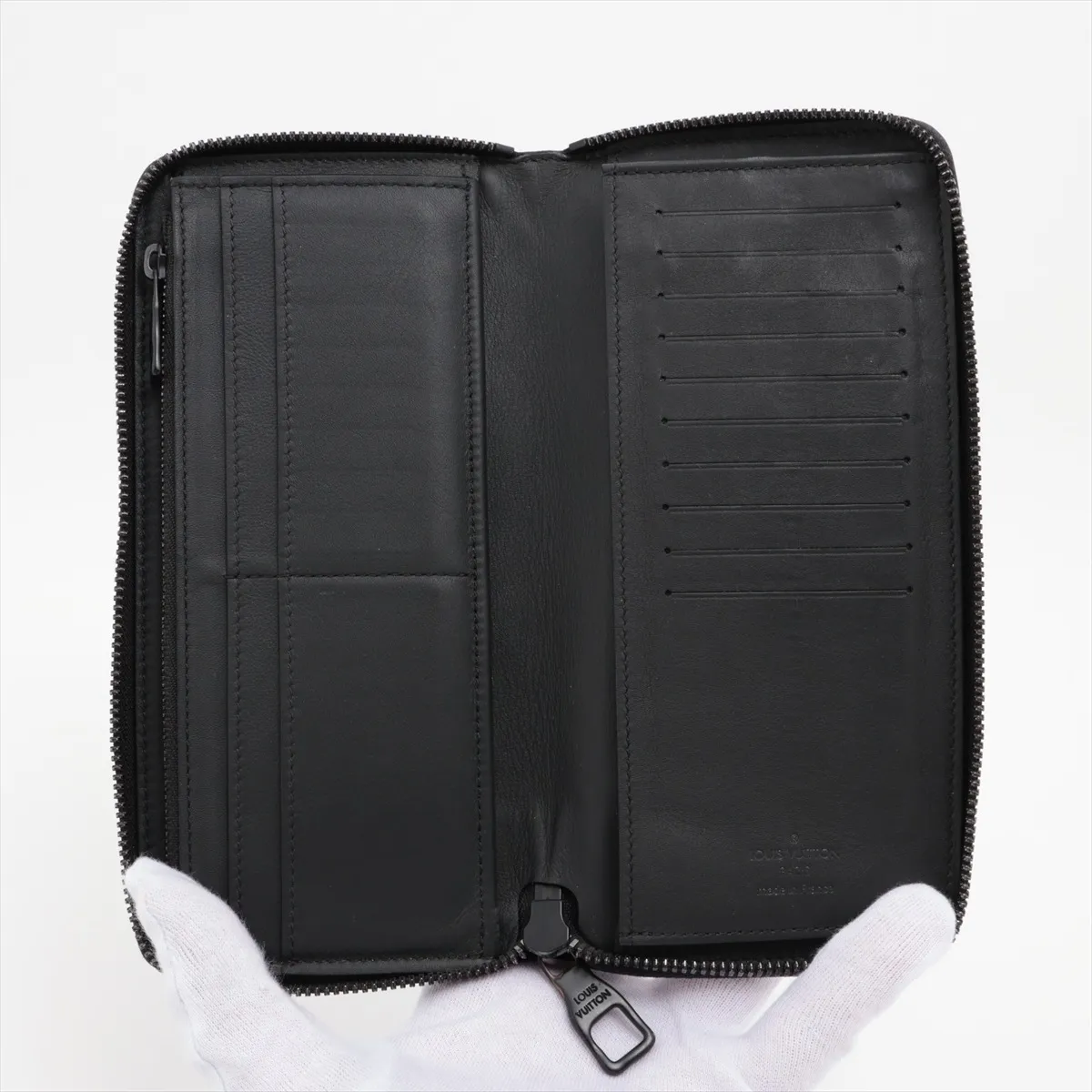 Taurillon Zippy Wallet Horizontal M11721 Black Round Zip Wallet (RFID detected) — view 3