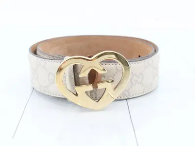 Interlocking G Lovely Heart Buckle Belt