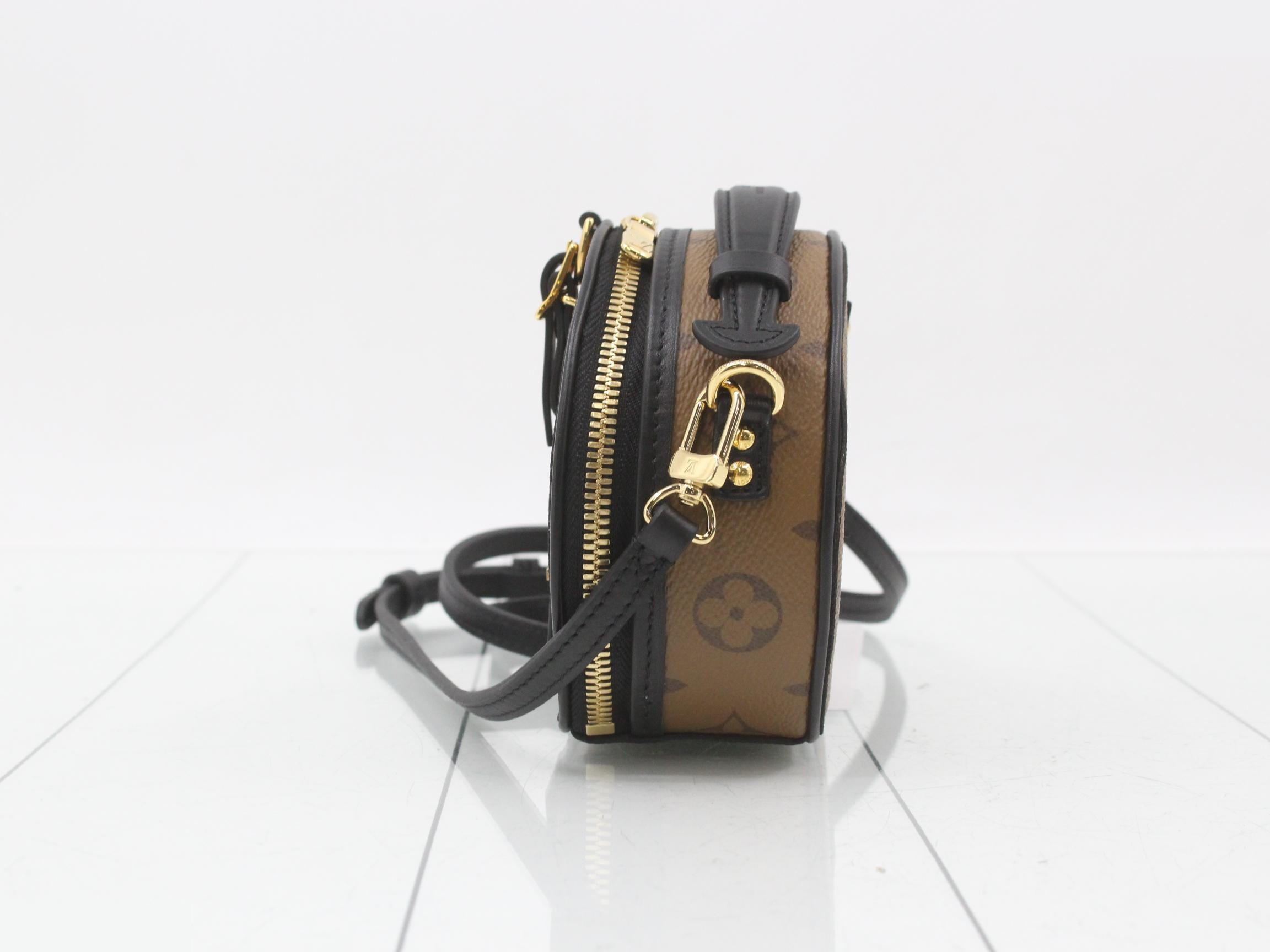 Stored item: Mini Boîte Chapeau Monogram Reverse RFID verified — view 3