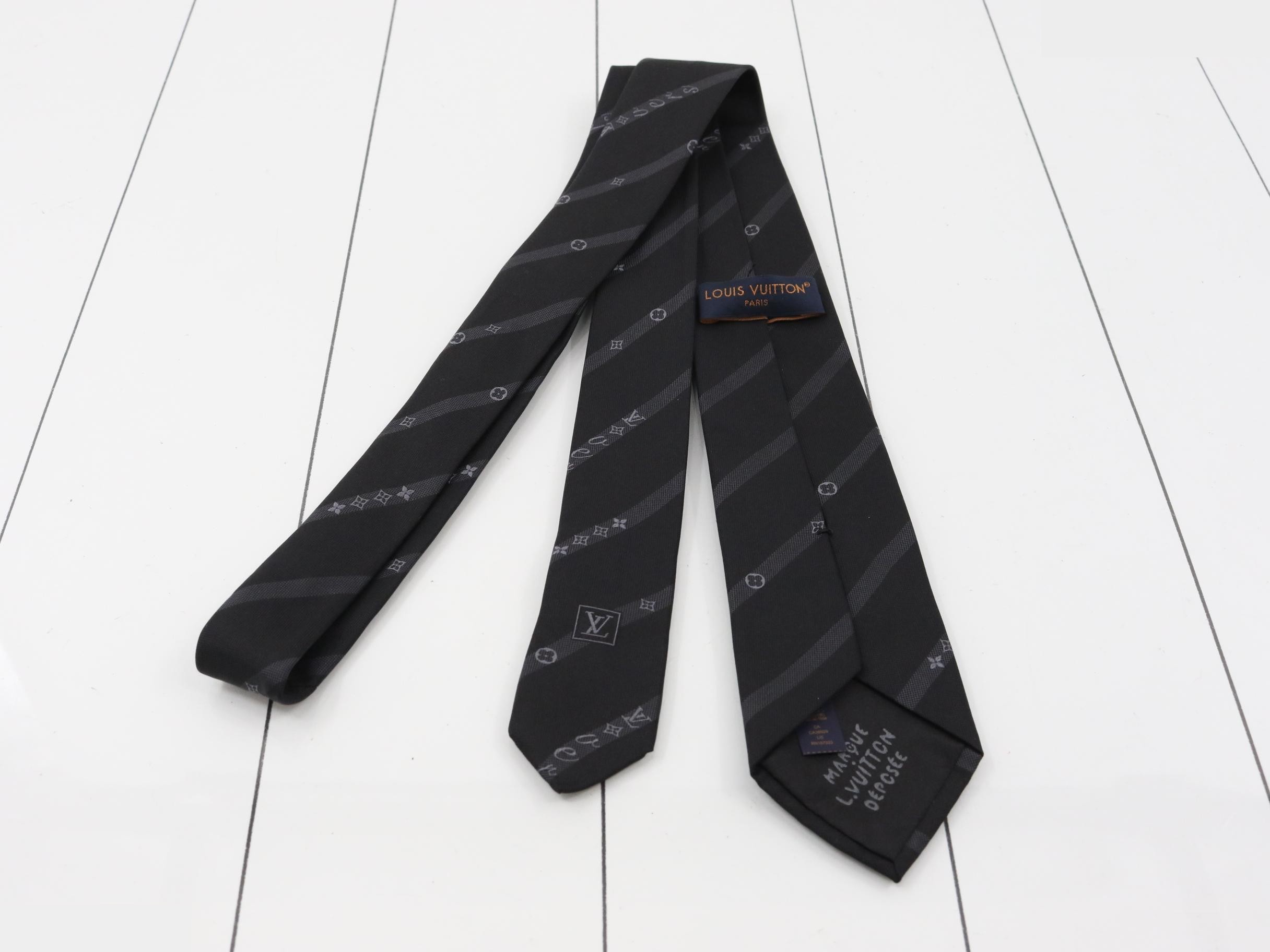 tie — view 2