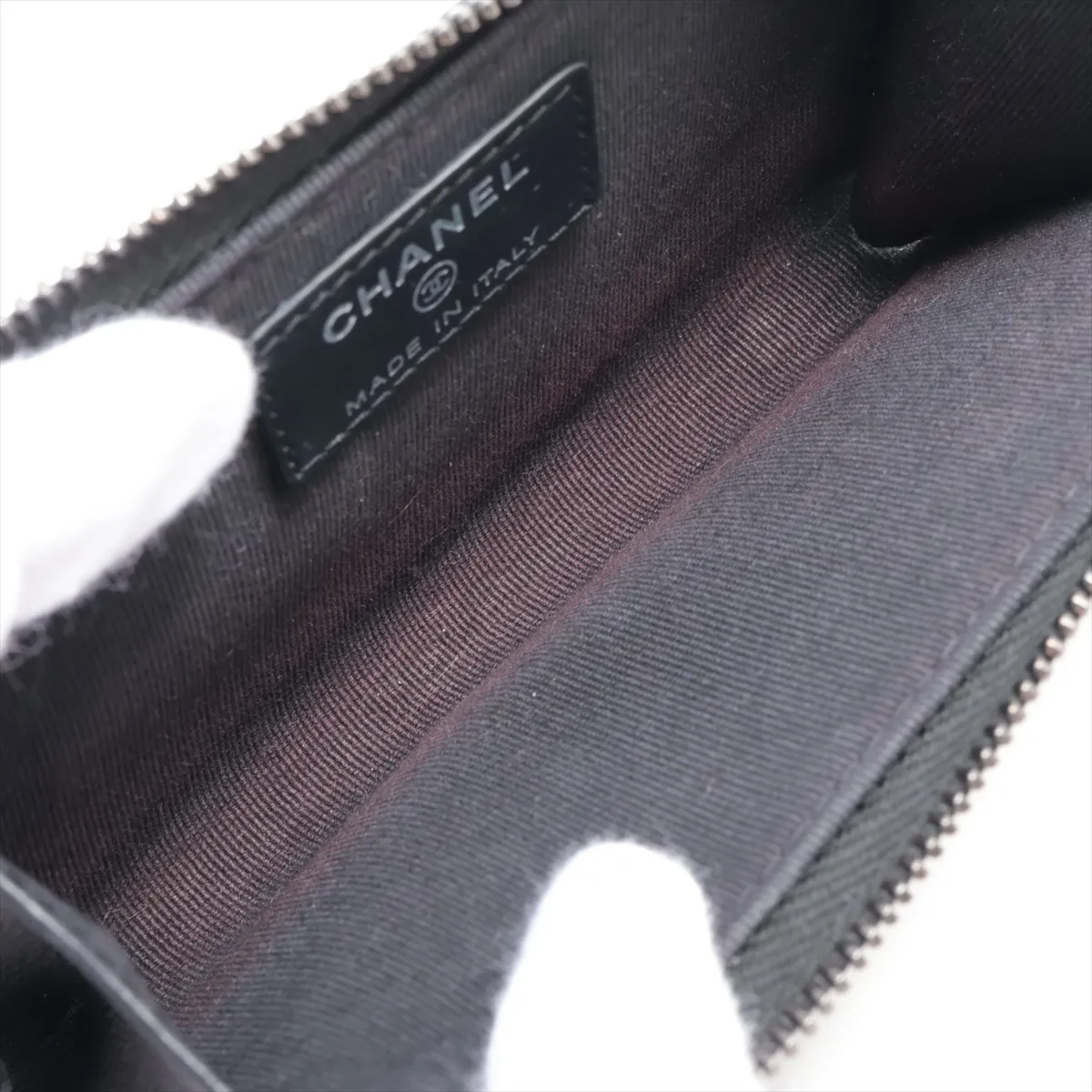Matelasse Leather Fragment Case Black Hardware X6P8CT48 — view 3