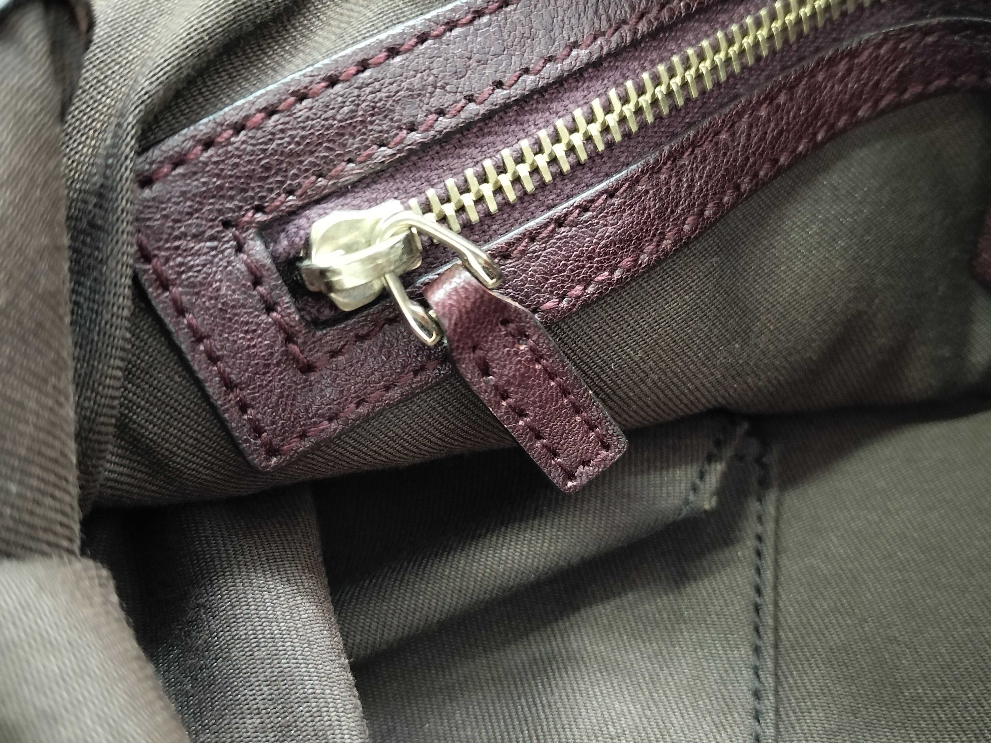 GG Canvas Gucci Handbag Shoulder Bag — view 11