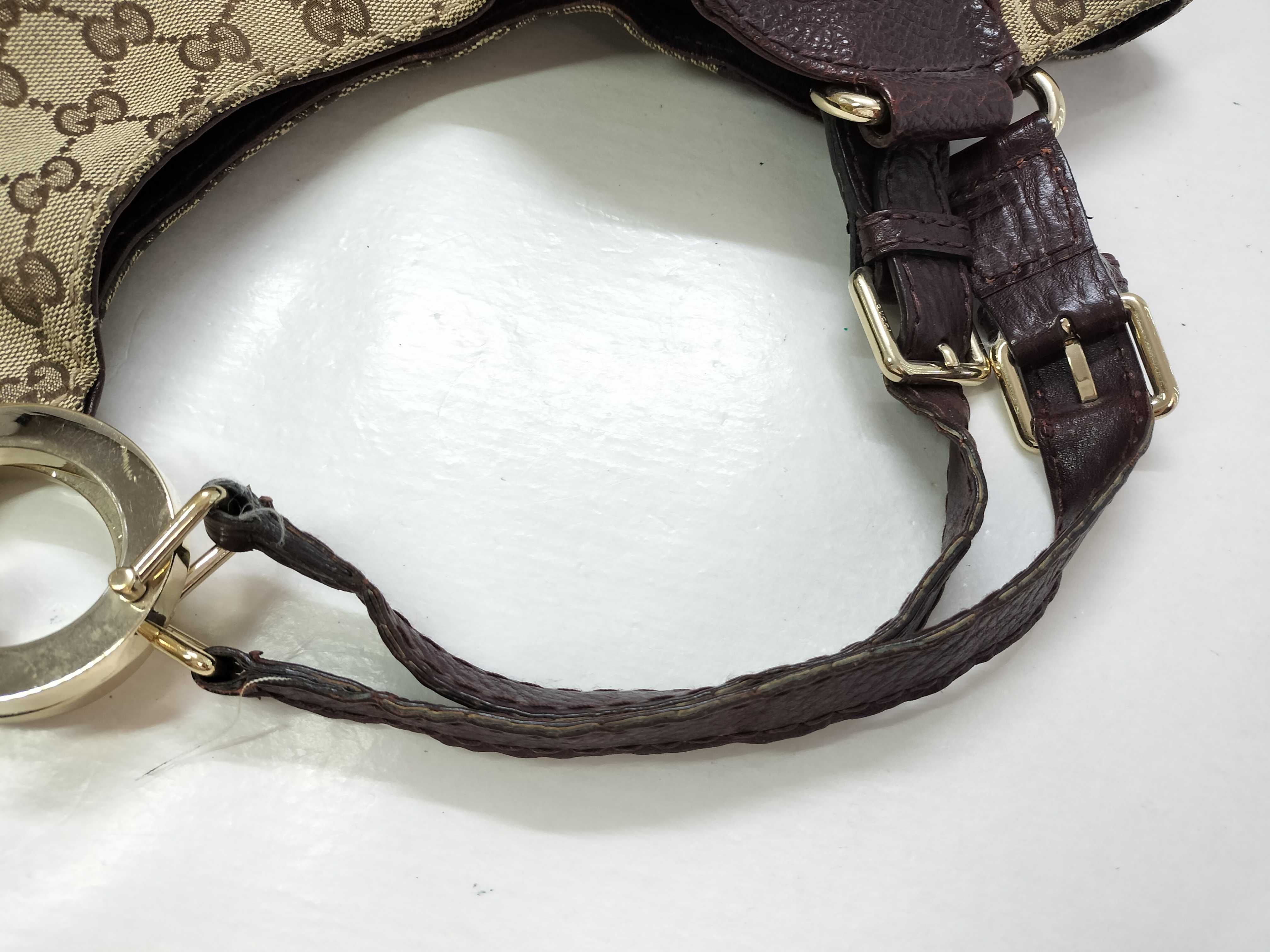 GG Canvas Gucci Handbag Shoulder Bag — view 3