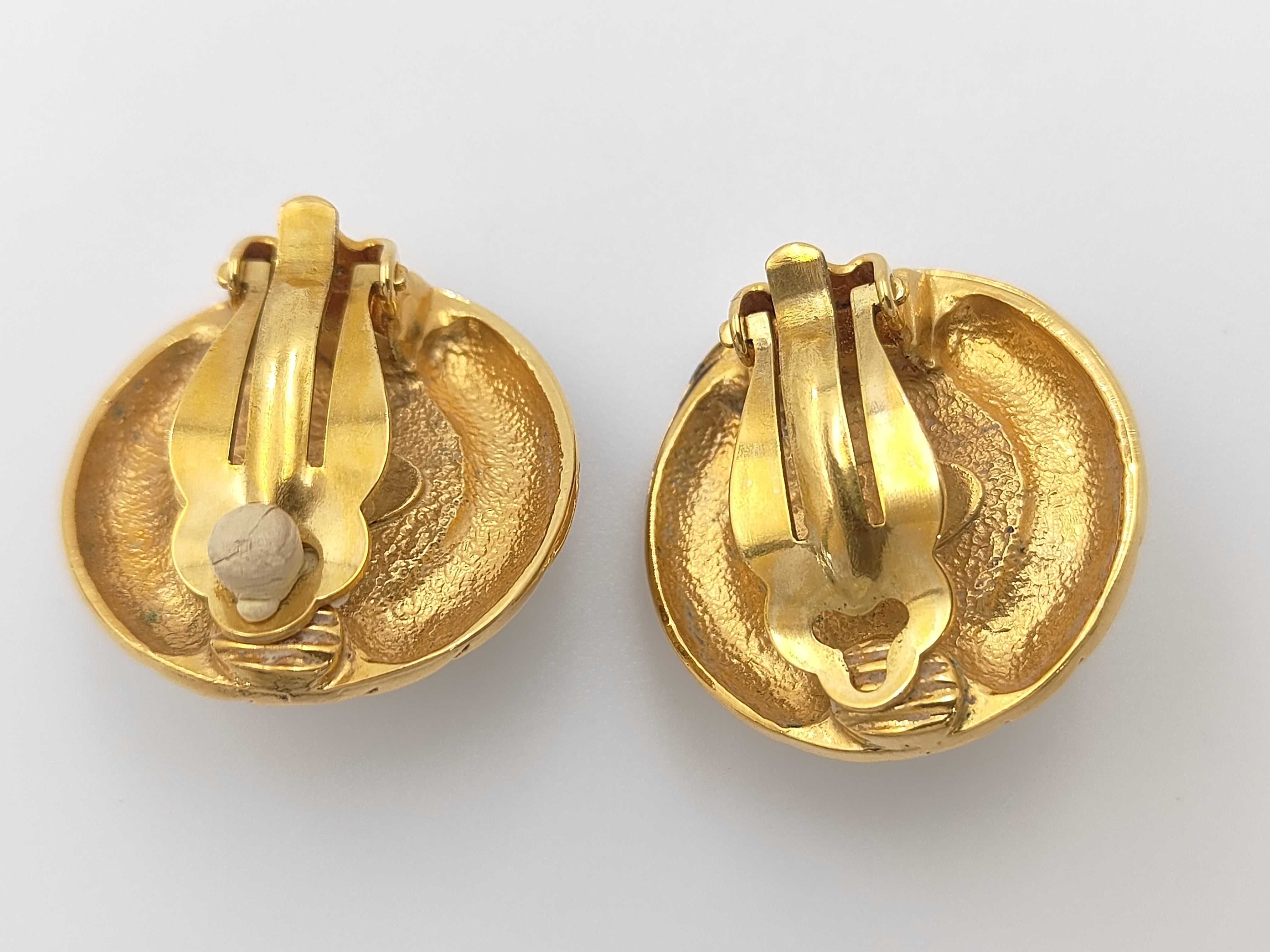earrings with box, pearl and twist design. — view 2