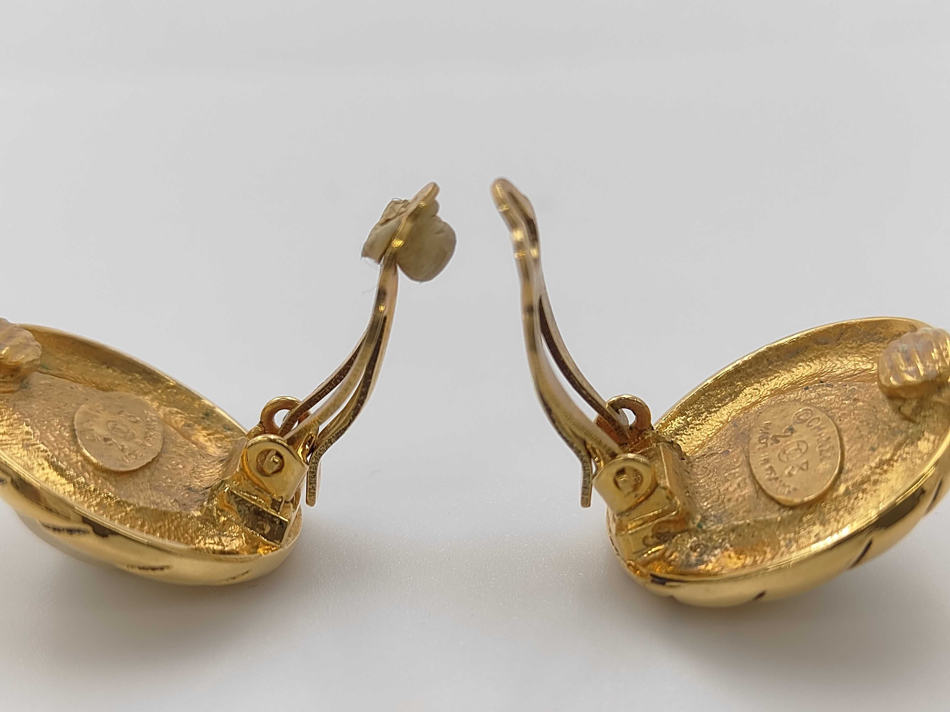 earrings with box, pearl and twist design. — view 3