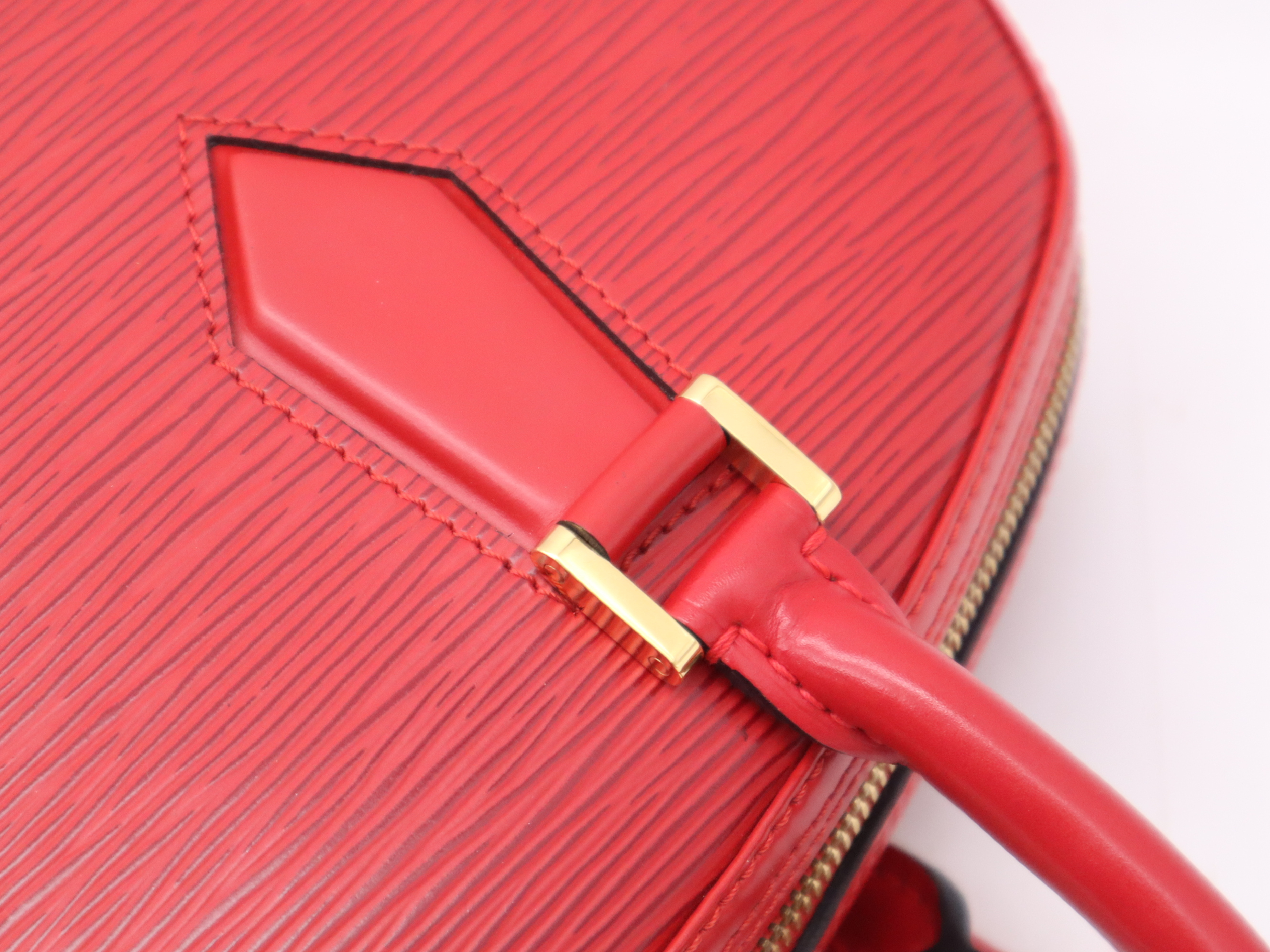 M52087 Epi Jasmine Castilian Red Handbag — view 8