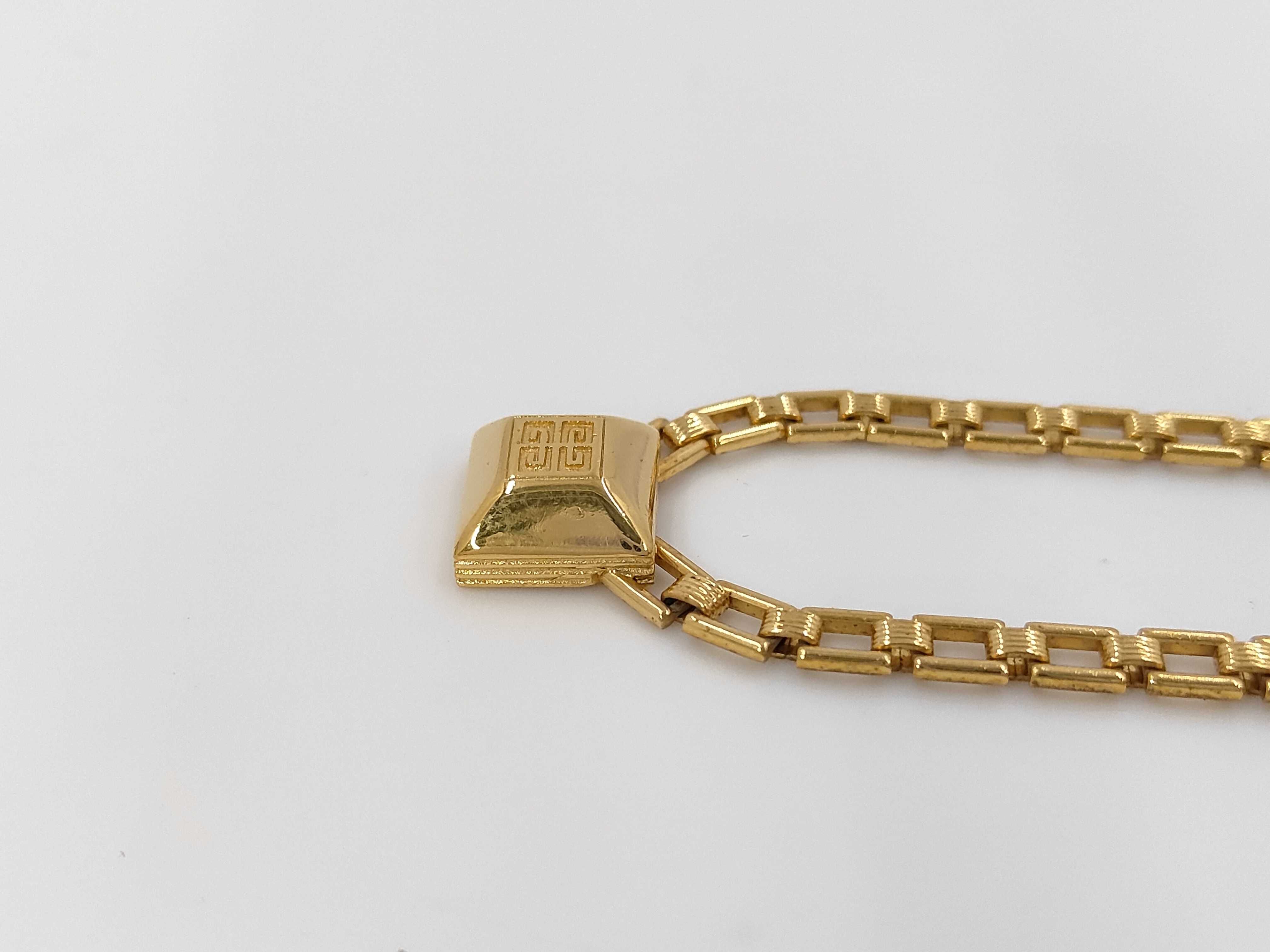 necklace — view 2