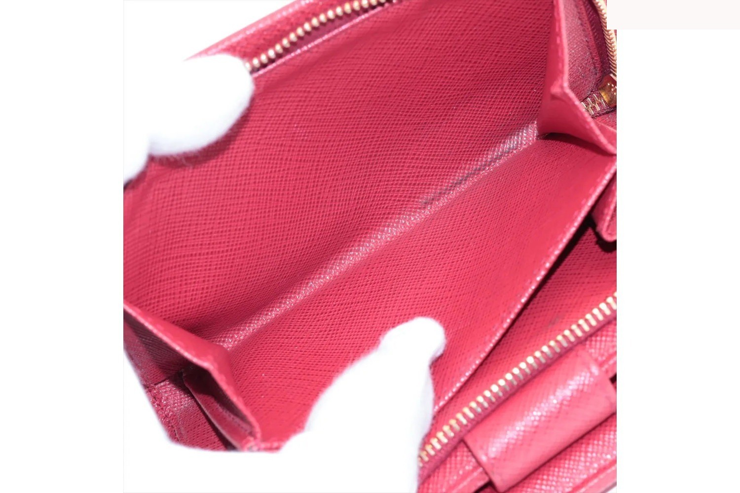 Saffiano leather bi-fold wallet, compact. — view 5