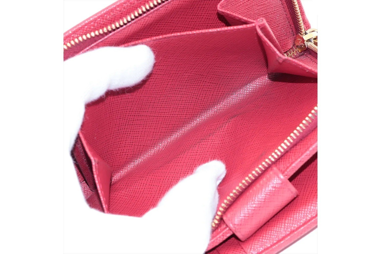 Saffiano leather bi-fold wallet, compact. — view 6