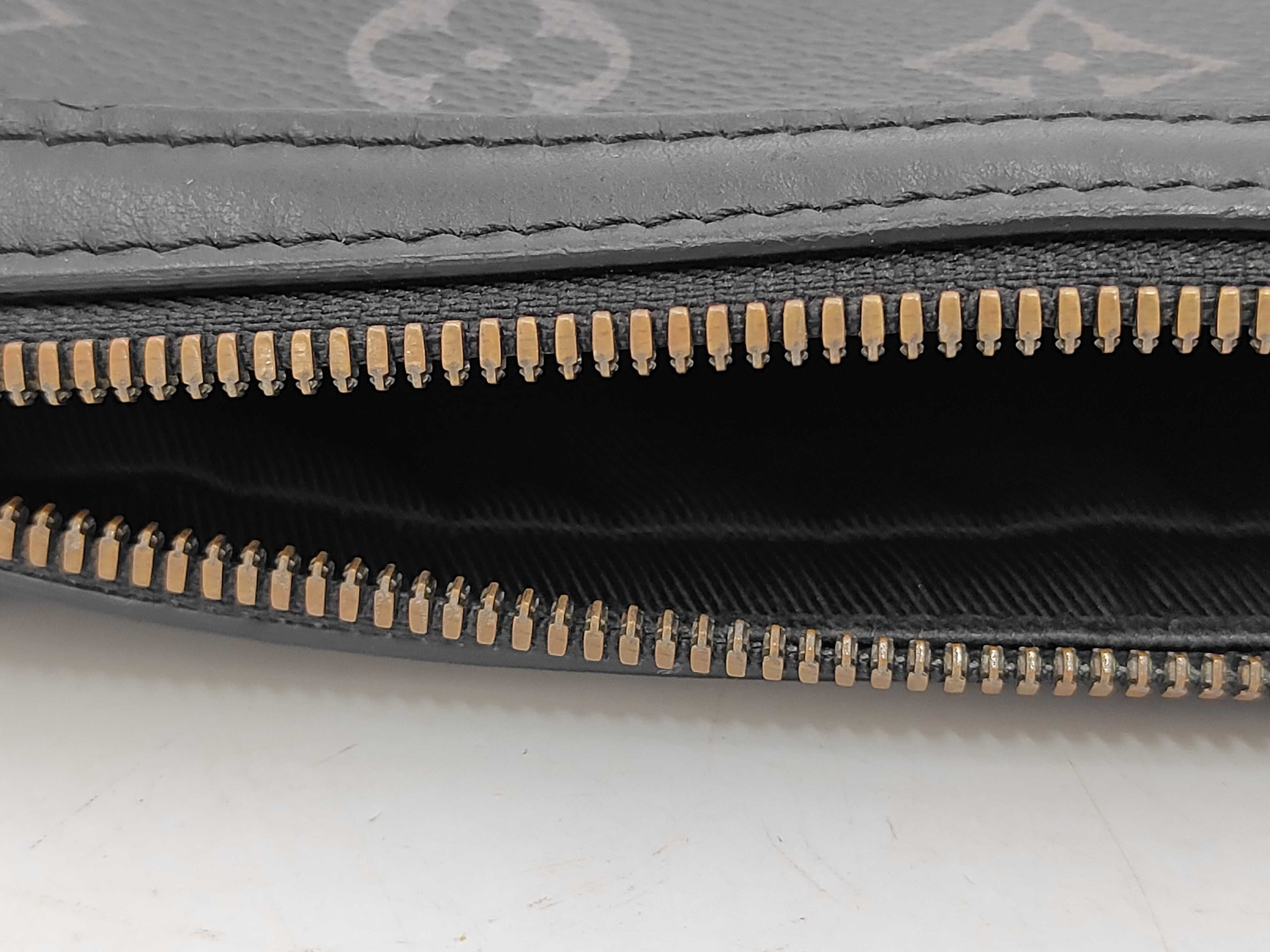 M69443 Trio Messenger RFID Shoulder Bag — view 11