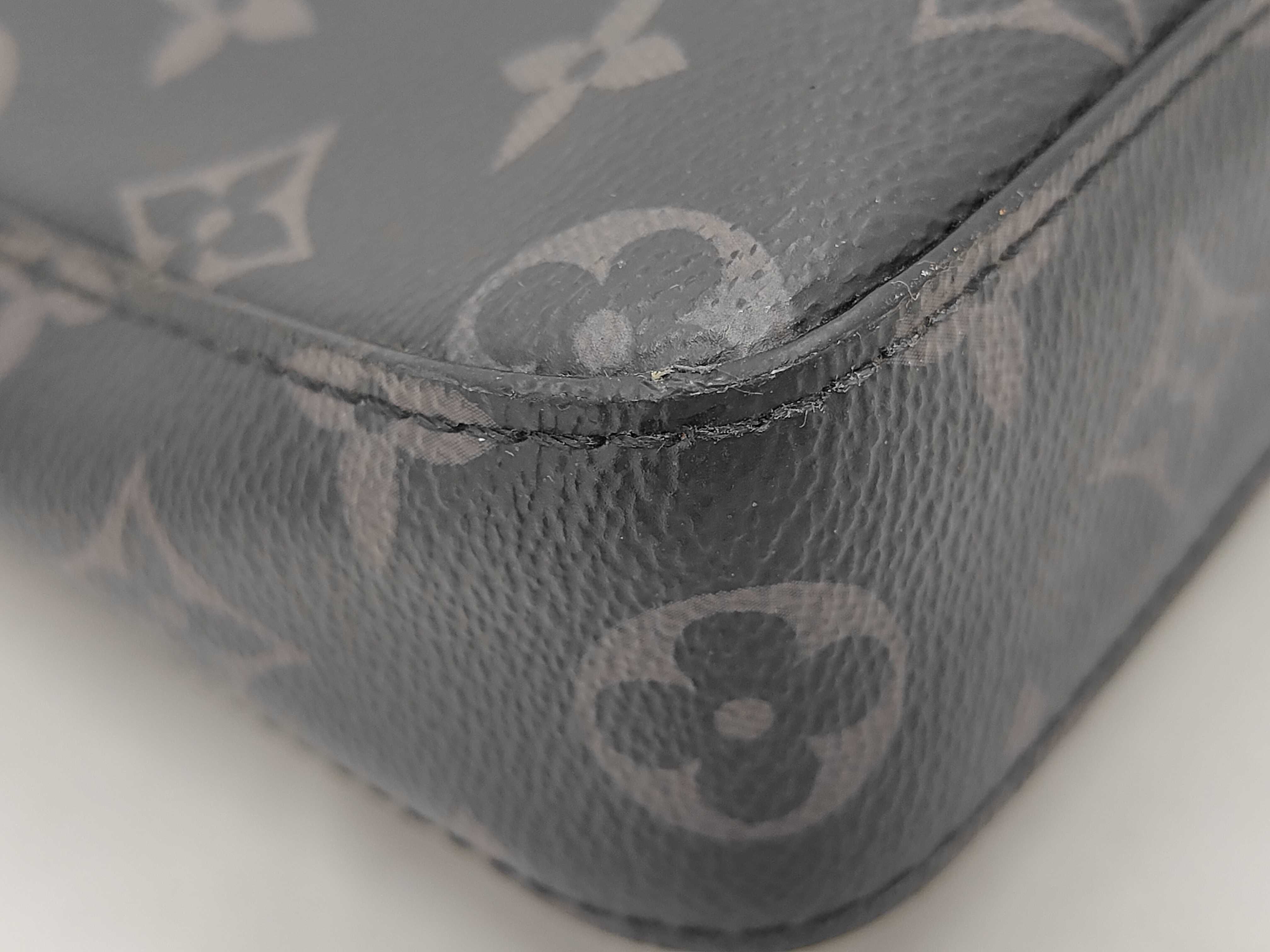 M69443 Trio Messenger RFID Shoulder Bag — view 4
