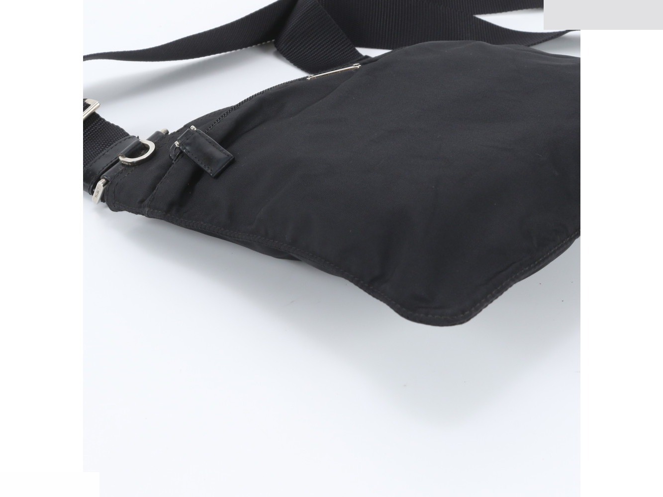 Guarantee card included Tessuto Nylon BT0420 Leather Shoulder Bag — view 6