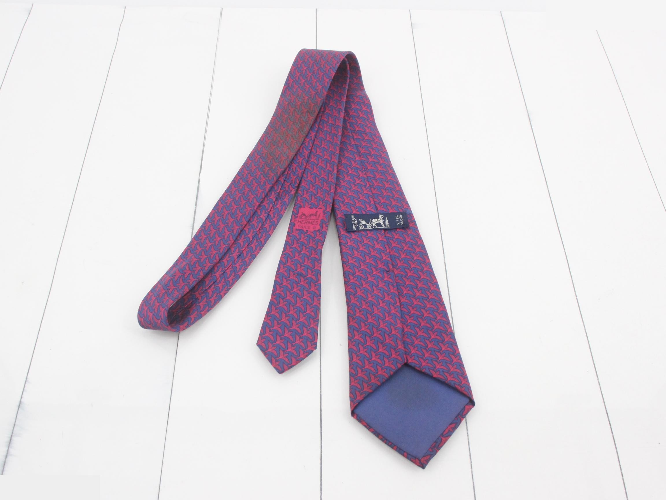 tie — view 2