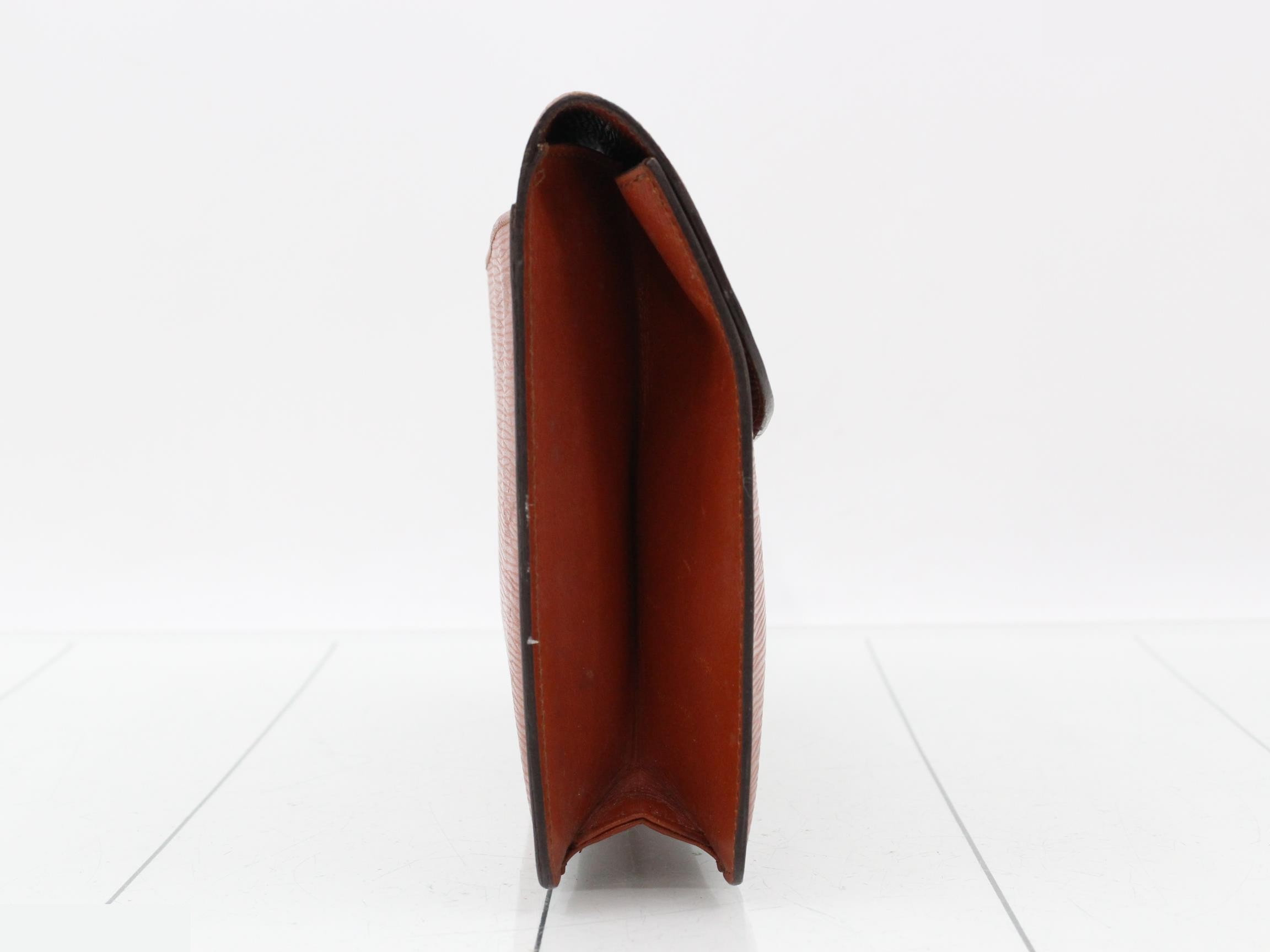 Montaigne 27 — view 4