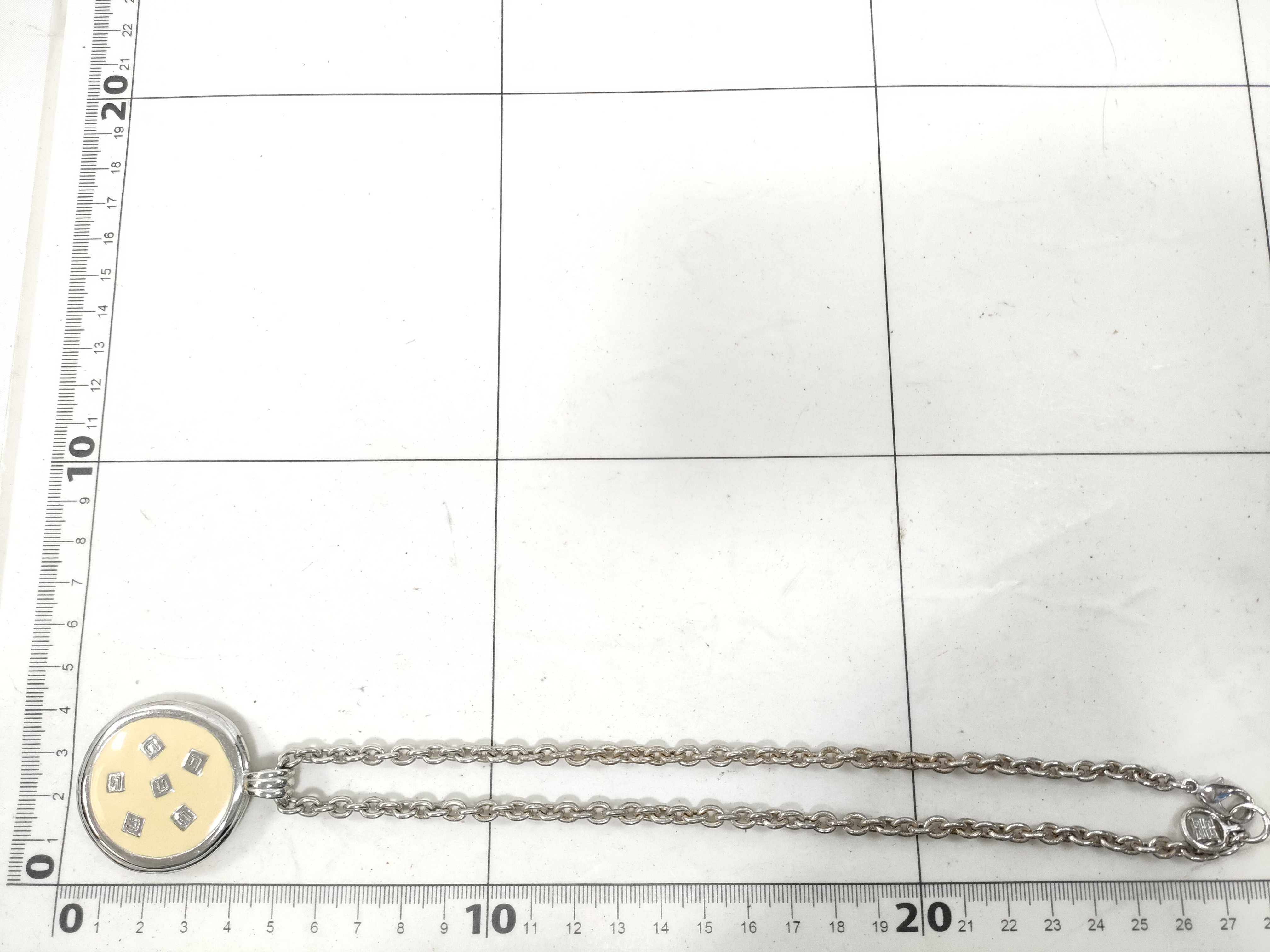 Vintage Large Circle Beige Silver Necklace — view 8