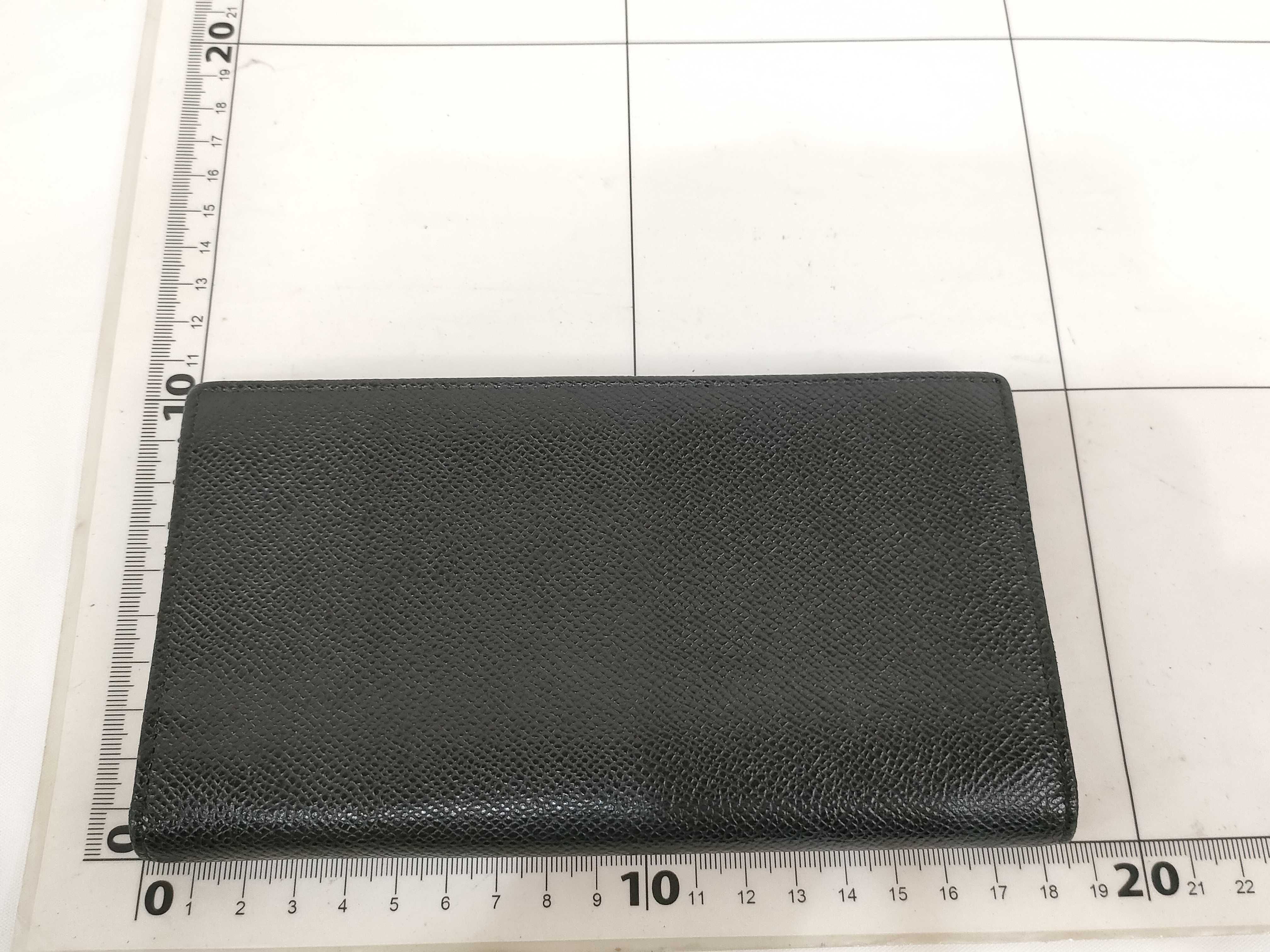 Bulgari Leather Billfold Wallet Black — view 2