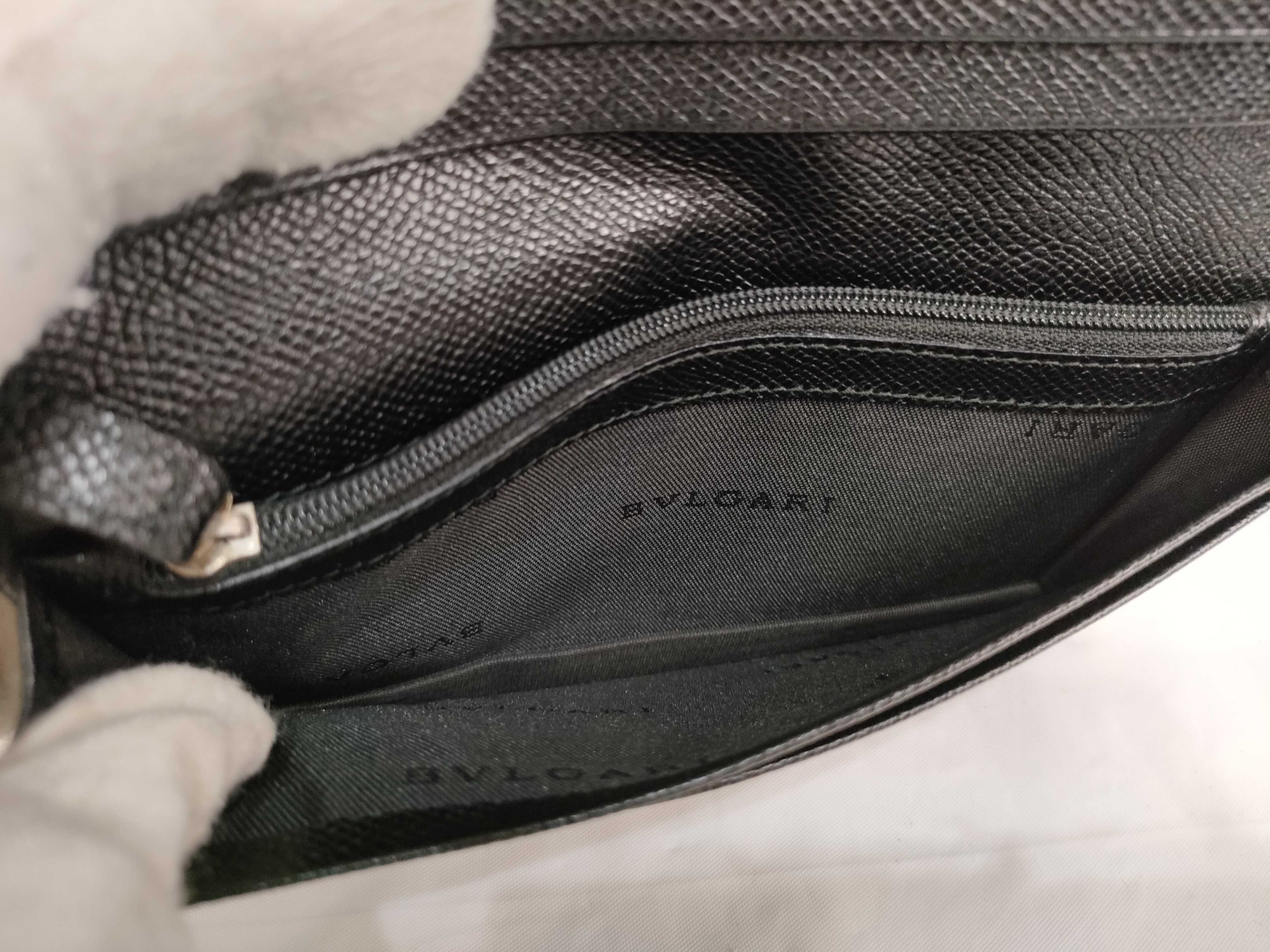 Bulgari Leather Billfold Wallet Black — view 11