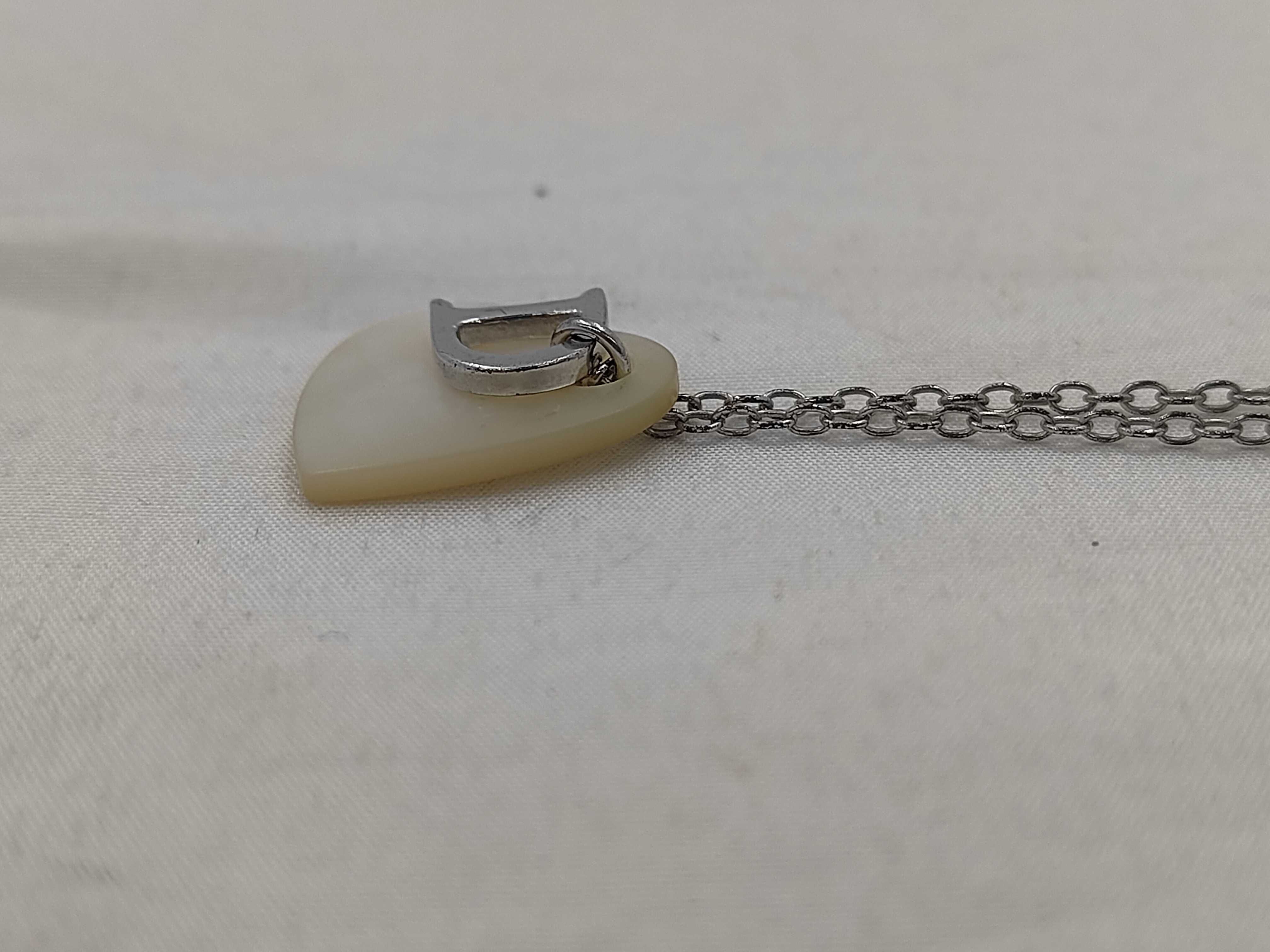 necklace — view 2