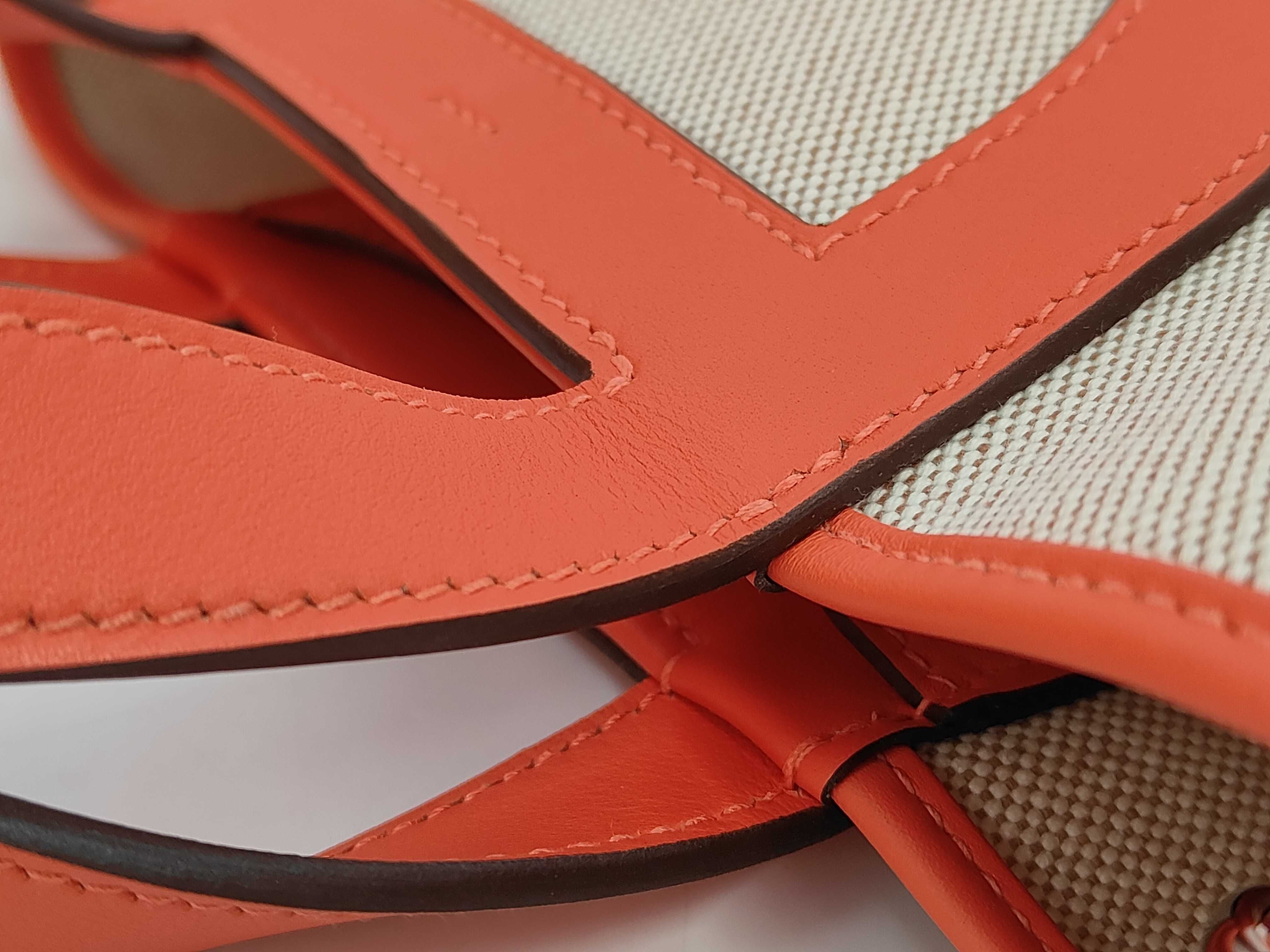In the Loop 18 W stamp handbag, Orange Field handbag — view 5