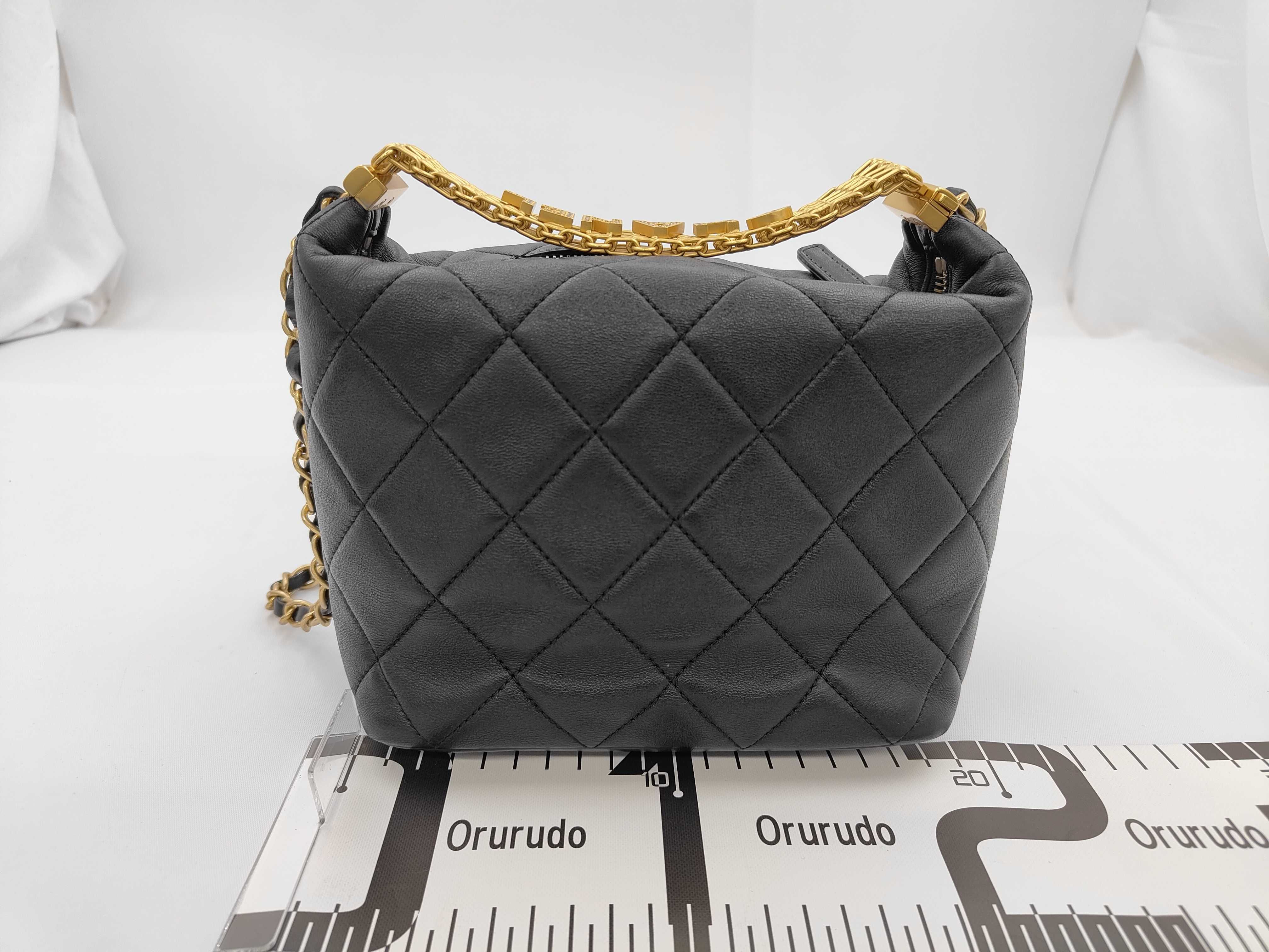 Matelassé Lambskin Black 2-Way Chain Shoulder Bag — view 2