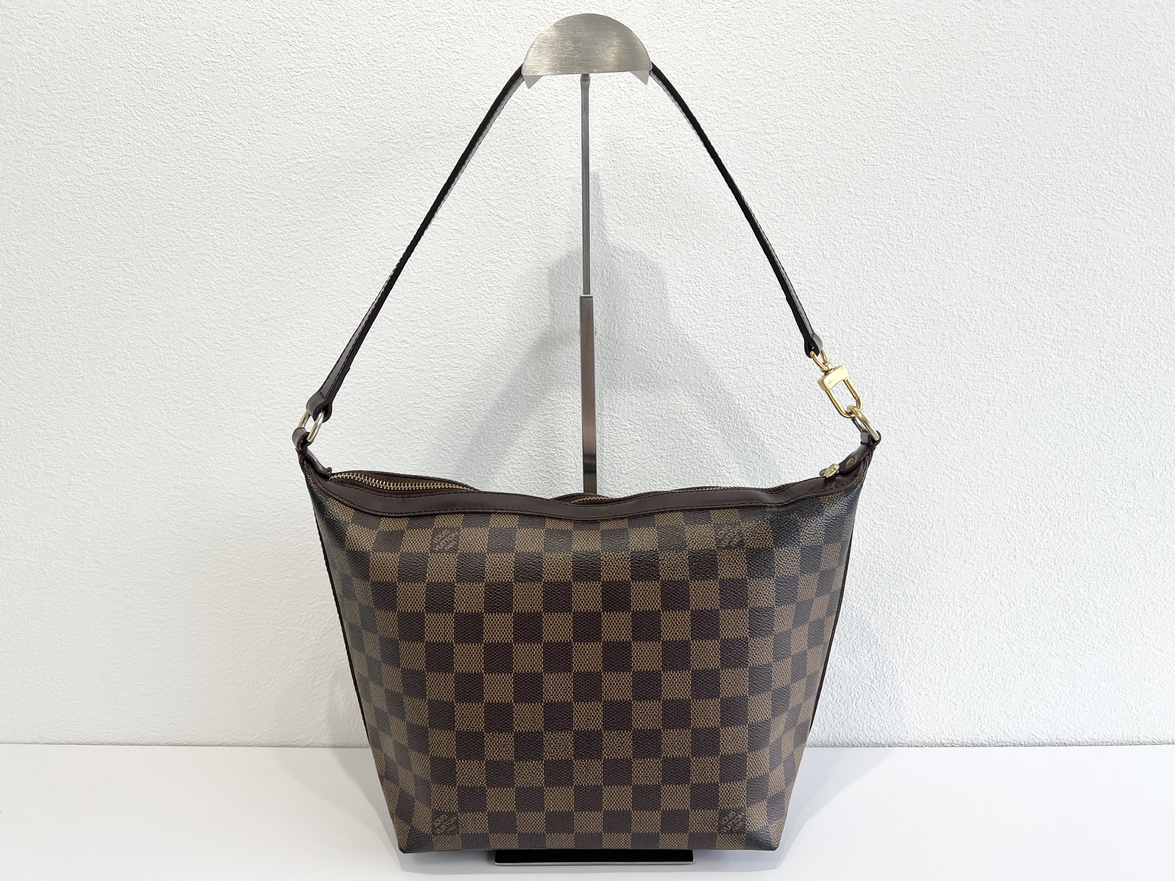 Damier Irovo MM Leather Shoulder Bag One-Shoulder Bag — view 2
