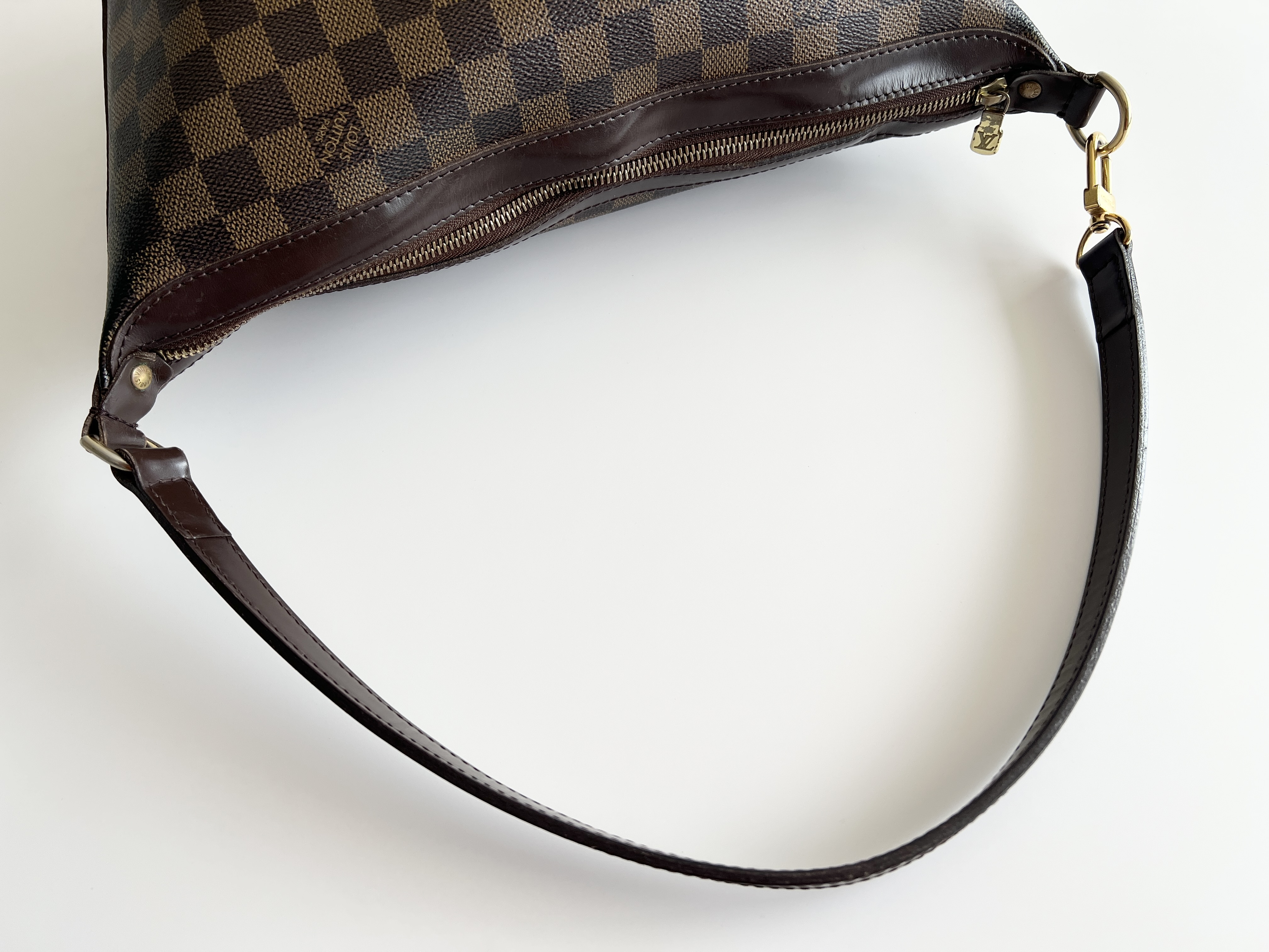 Damier Irovo MM Leather Shoulder Bag One-Shoulder Bag — view 3