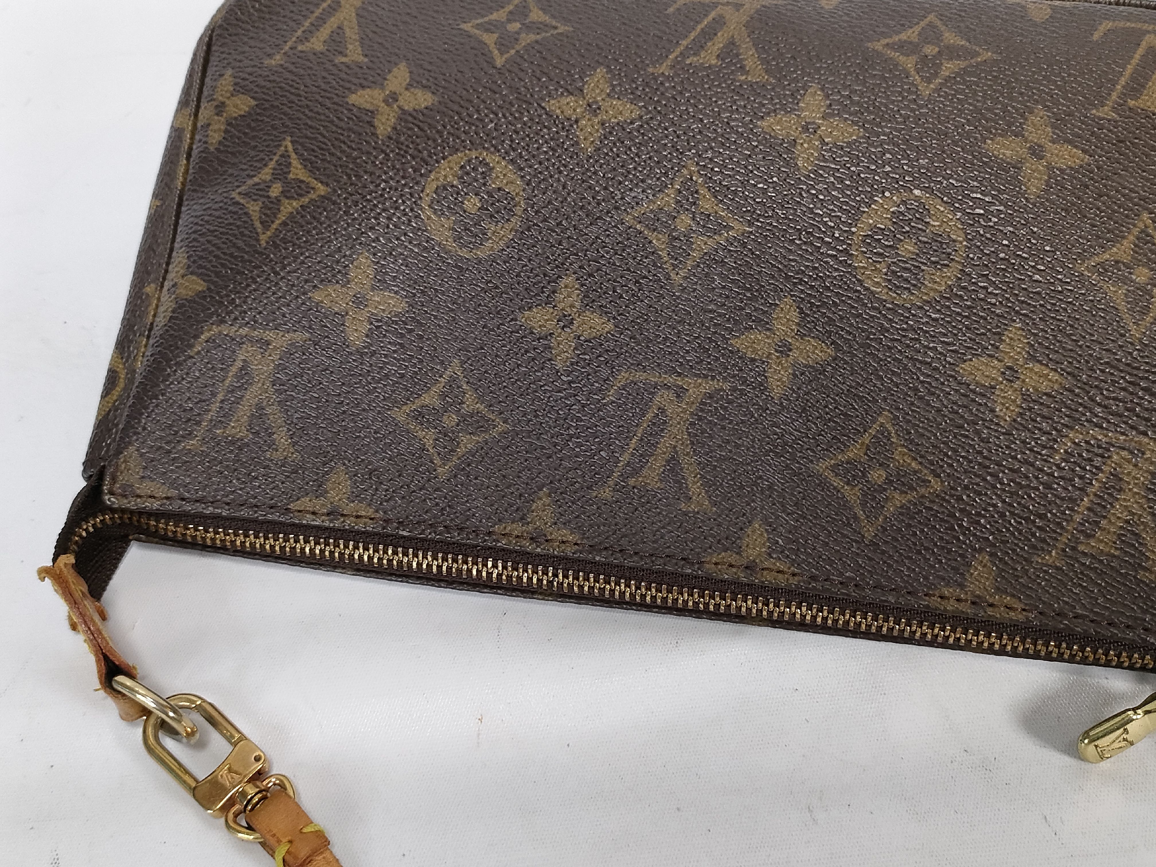 Monogram Pochette Accessoires M51980 Handbag — view 9