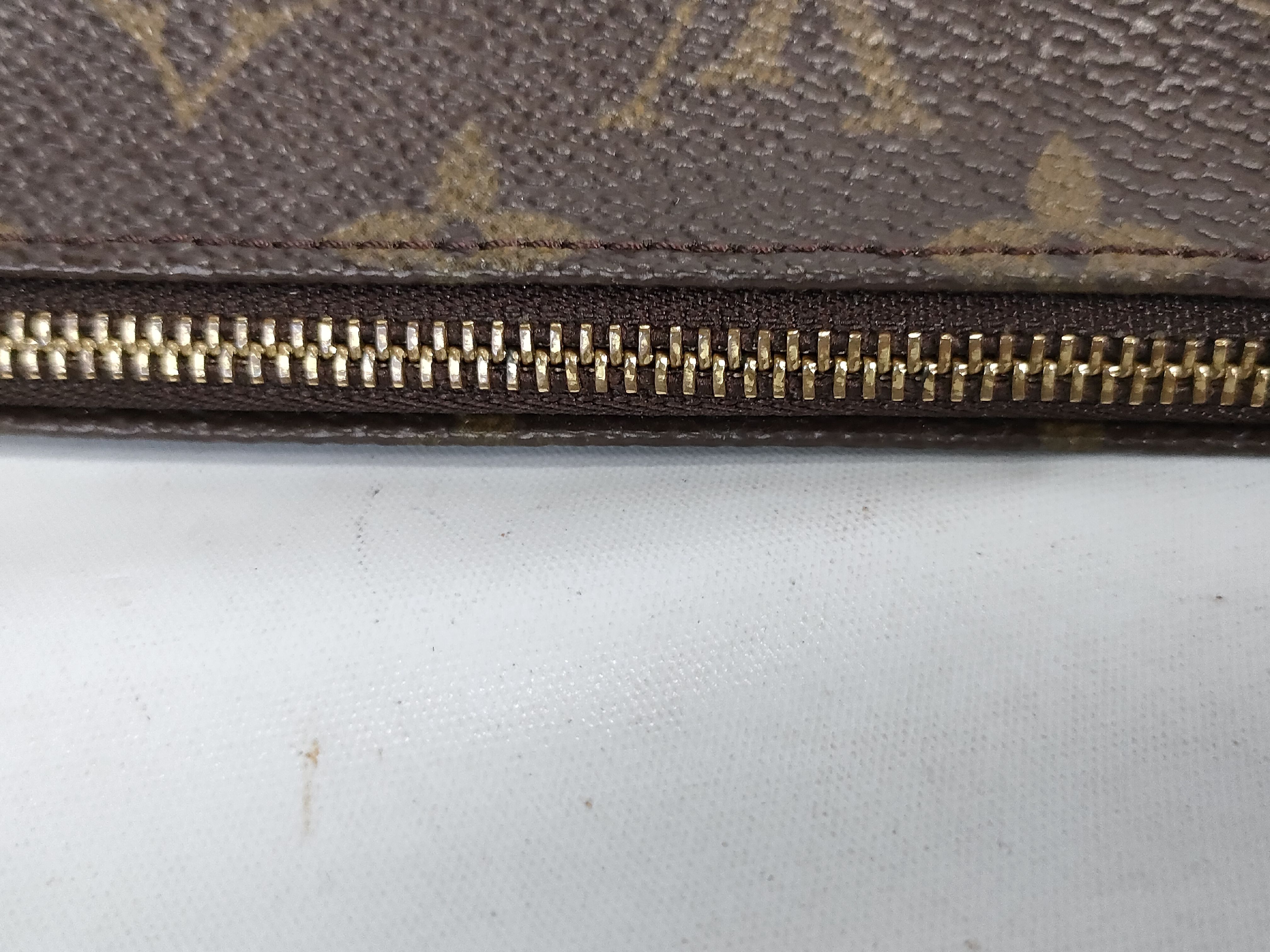 Monogram Pochette Accessoires M51980 Handbag — view 10