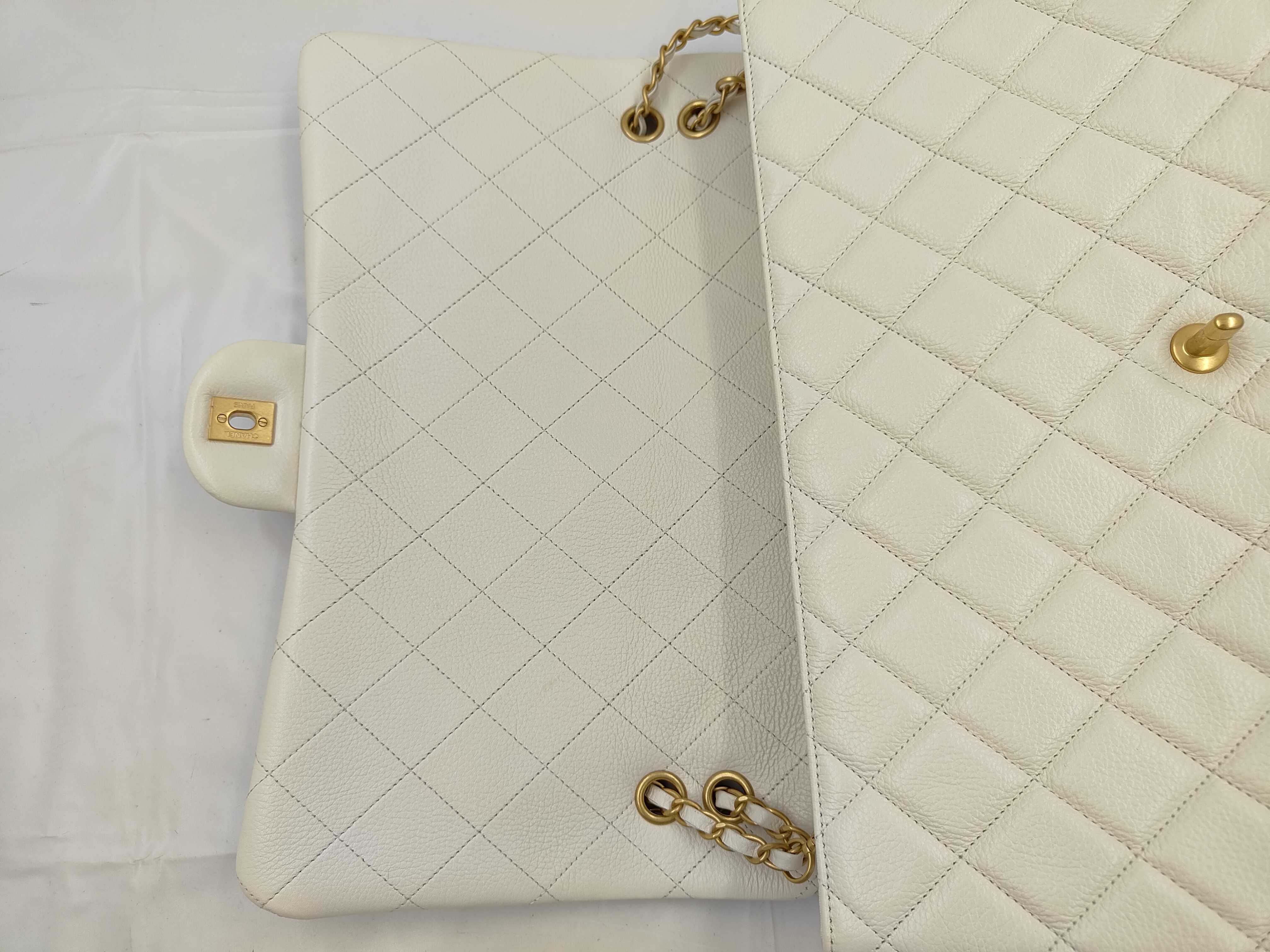 Matelassé Chain Shoulder Bag, Calfskin, White, IC Chip Shoulder Bag — view 8