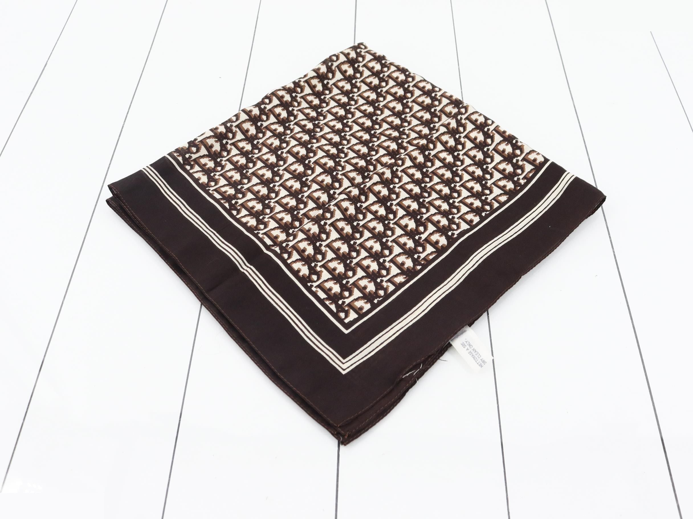 scarf — view 2