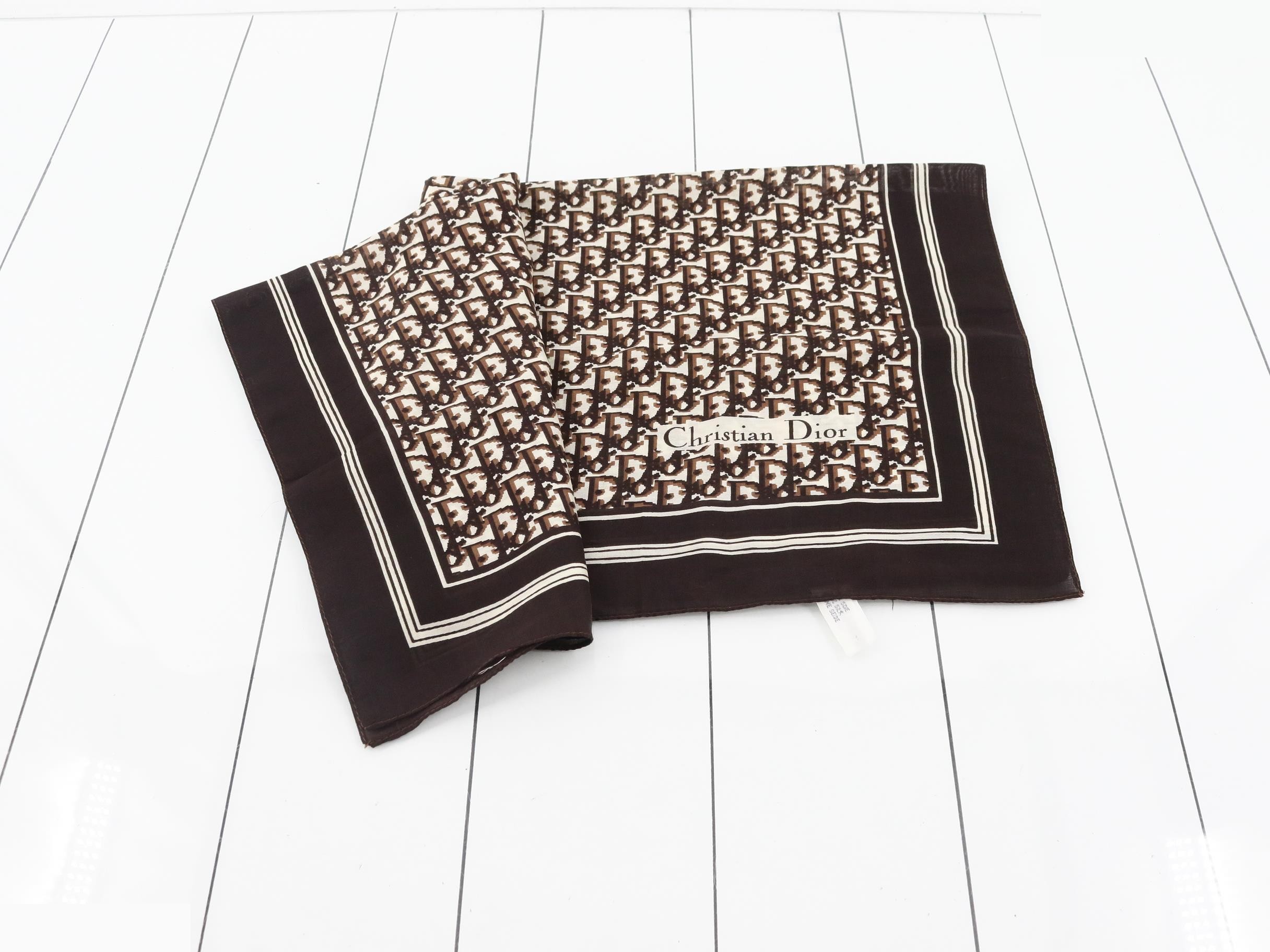 scarf — view 3