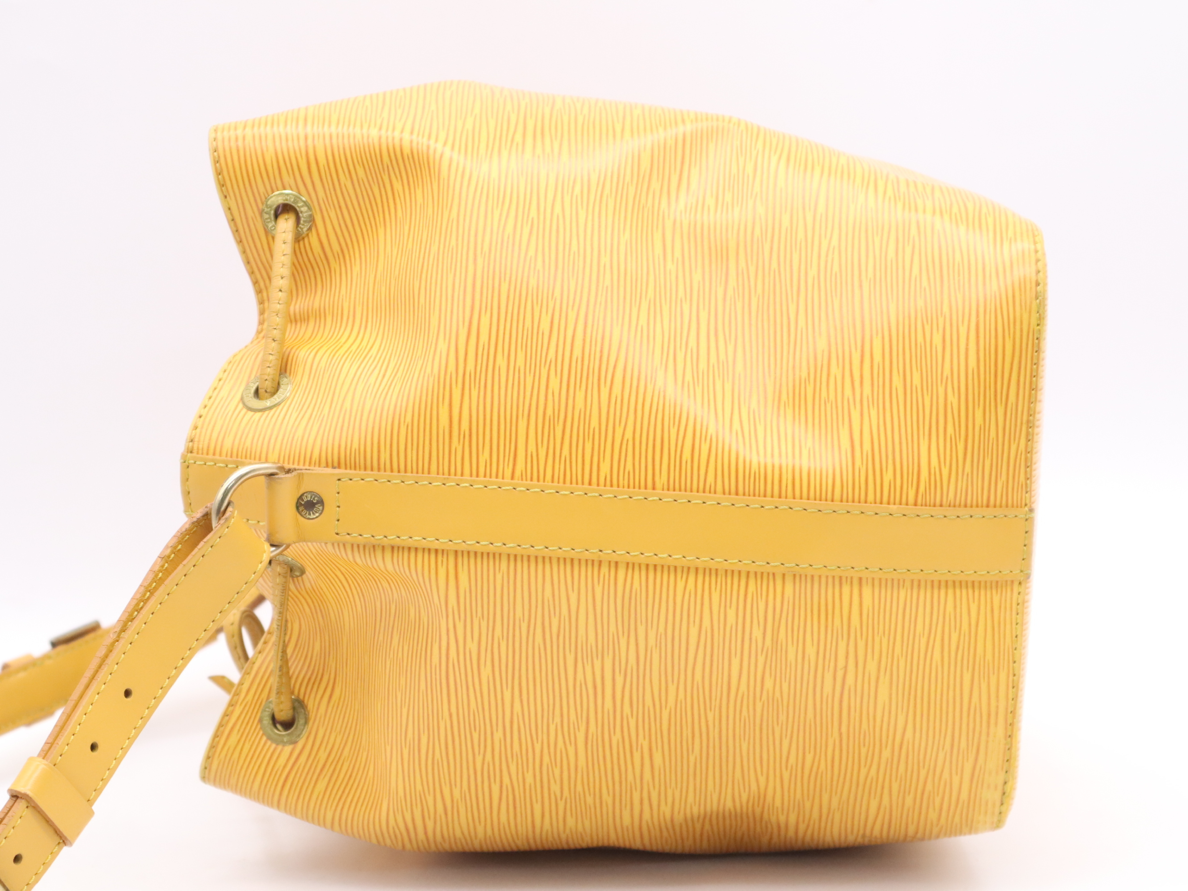 M44109 Epi Petit Noe Tassili Yellow Shoulder Bag — view 3