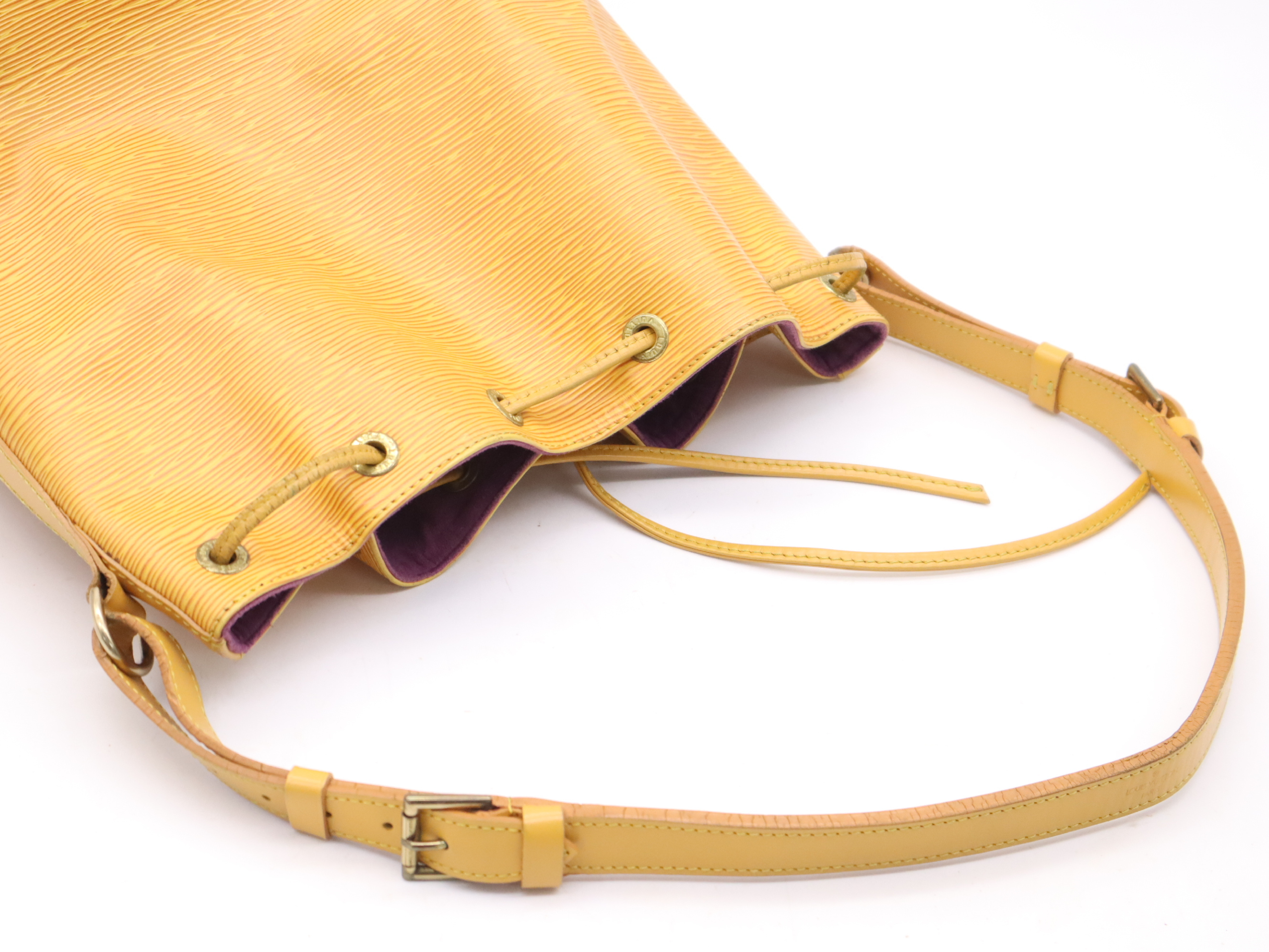 M44109 Epi Petit Noe Tassili Yellow Shoulder Bag — view 6