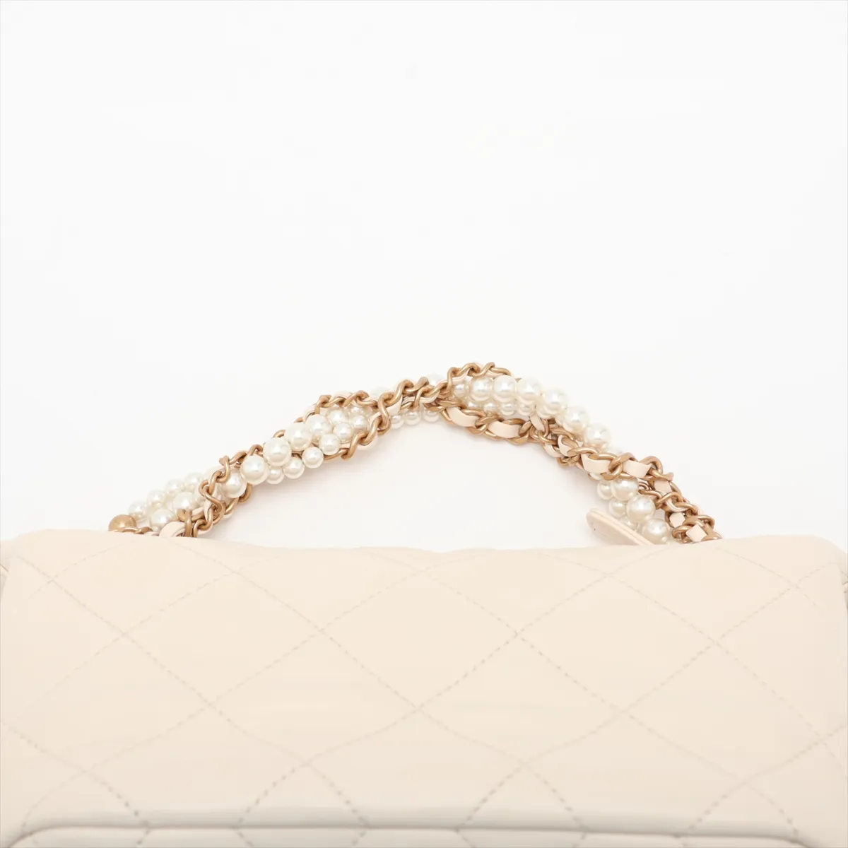 [Individually packaged] Chanel Matelassé Lambskin 2-Way Shoulder Bag, Pearl Beige, Gold Hardware, JCHEJ747, Random Plate — view 6