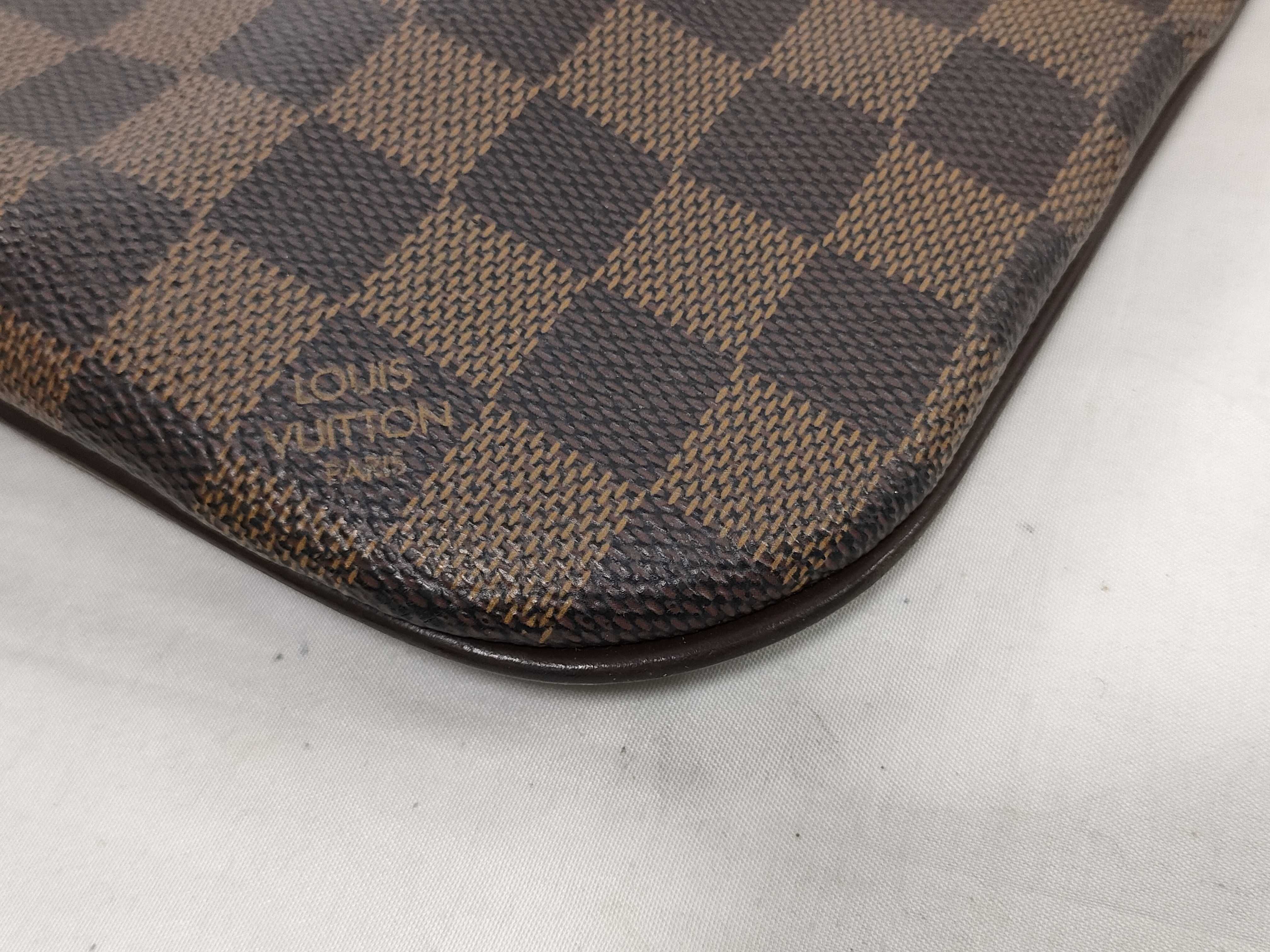 Damier Bosphore Shoulder Bag — view 8