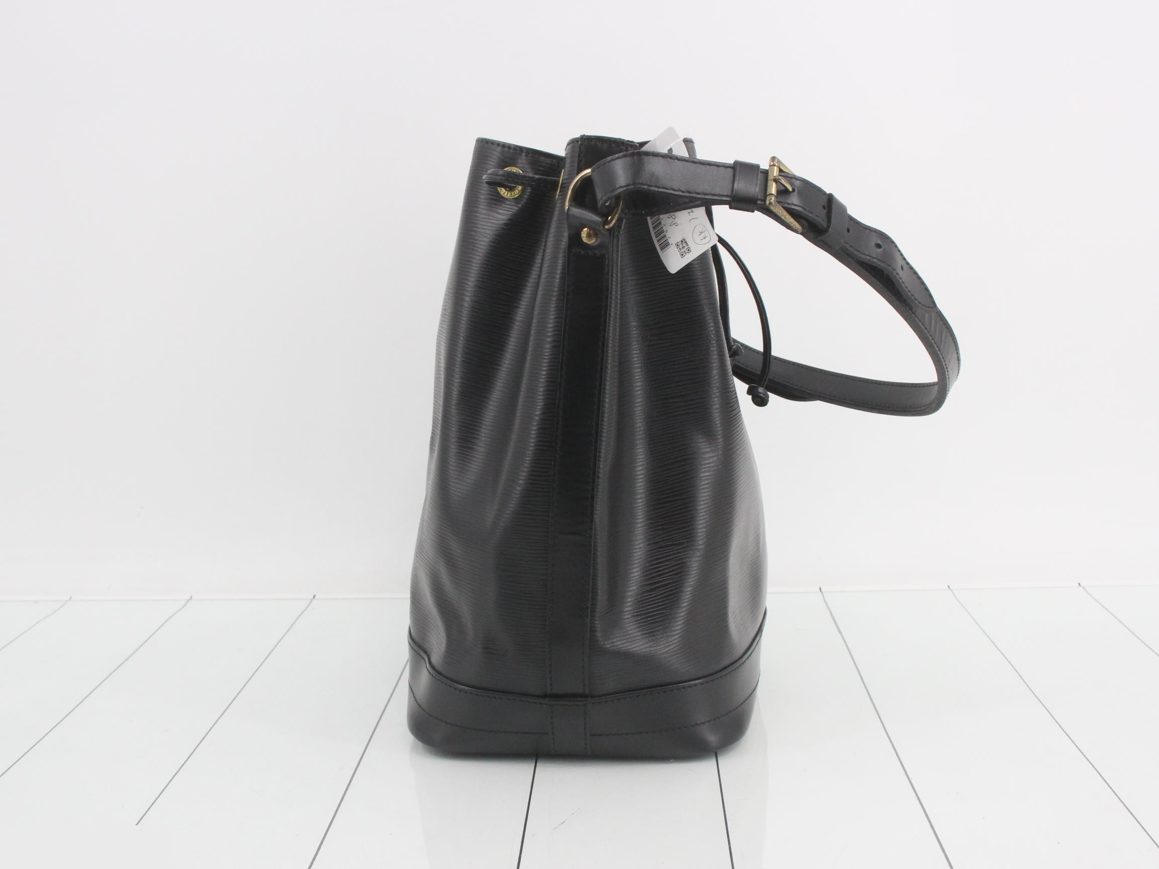 Noé Noir — view 4