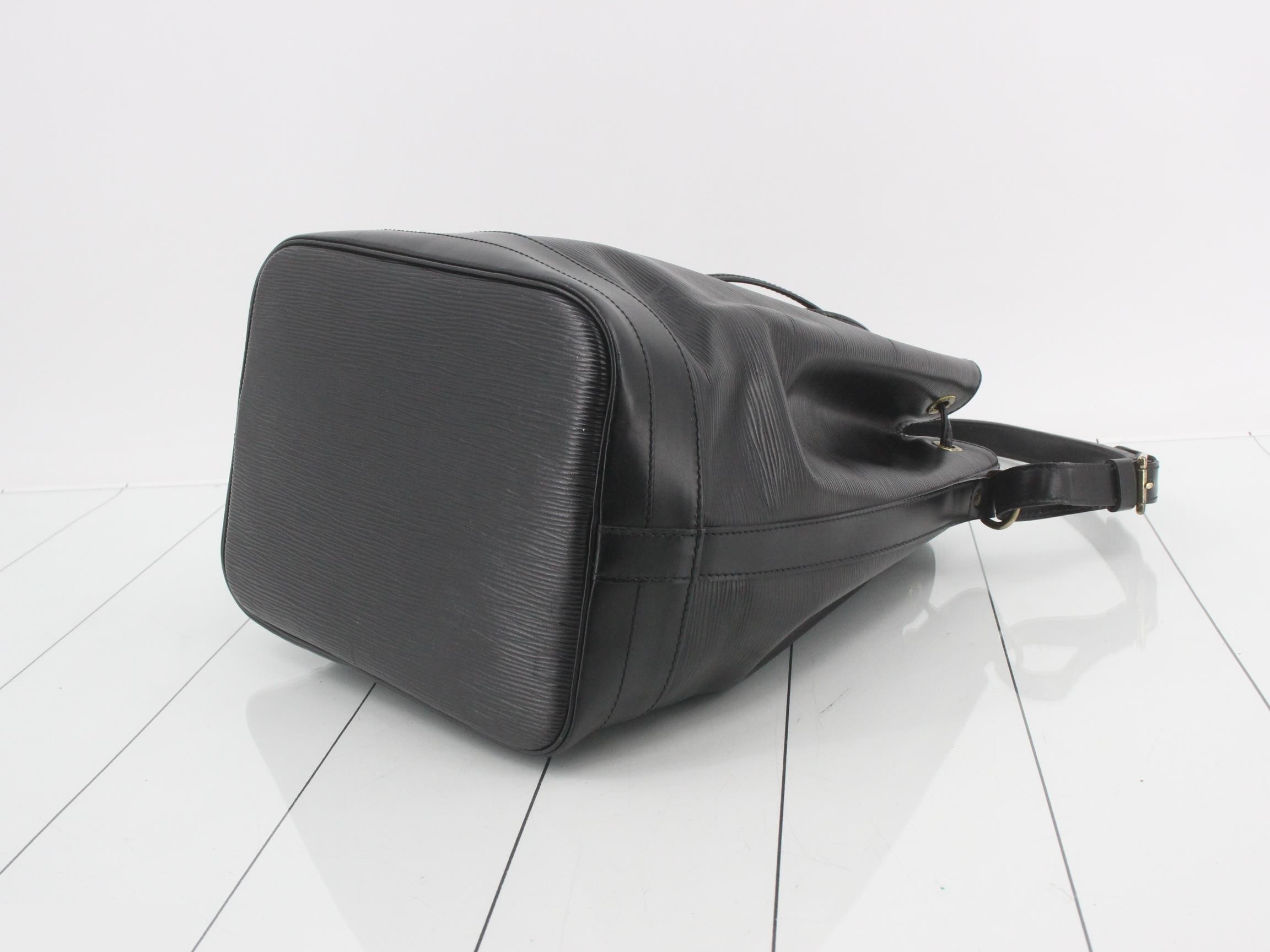 Noé Noir — view 6