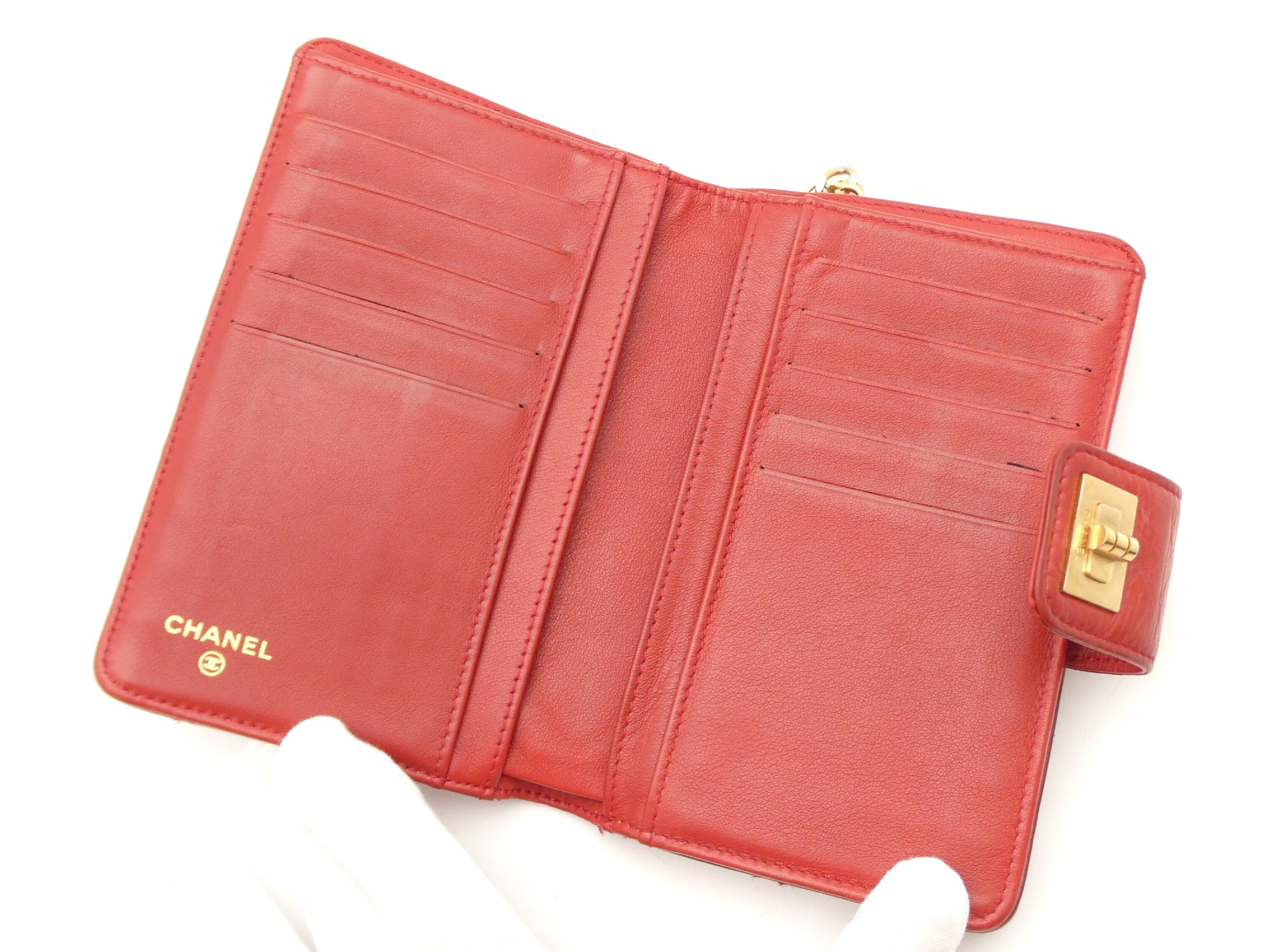 Matelassé 2.55 Bi-fold Wallet — view 6