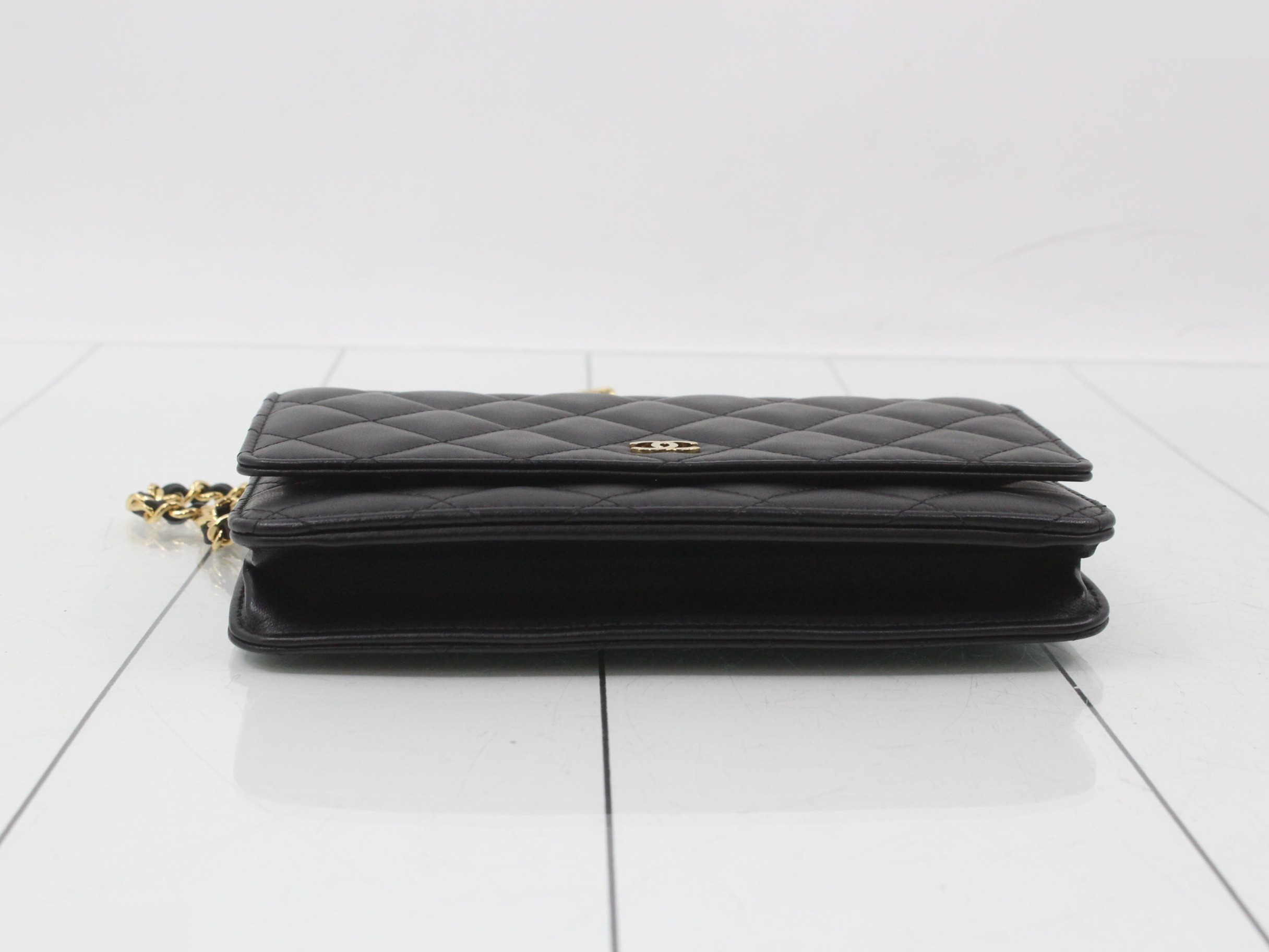 Matelassé Lambskin Chain Wallet — view 3