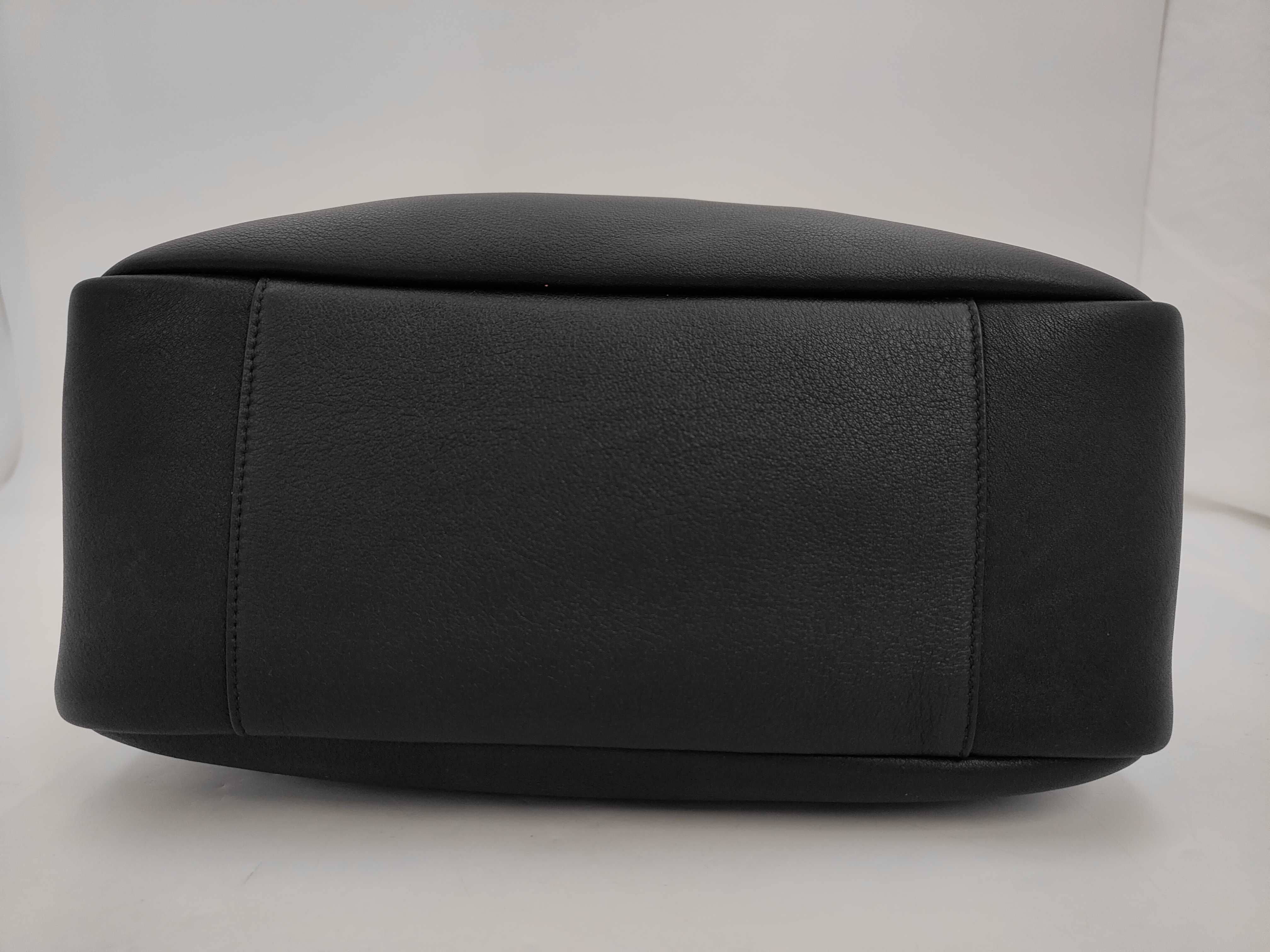 Hobo Large Calf Leather Underarm Bag Shoulder Bag — view 3