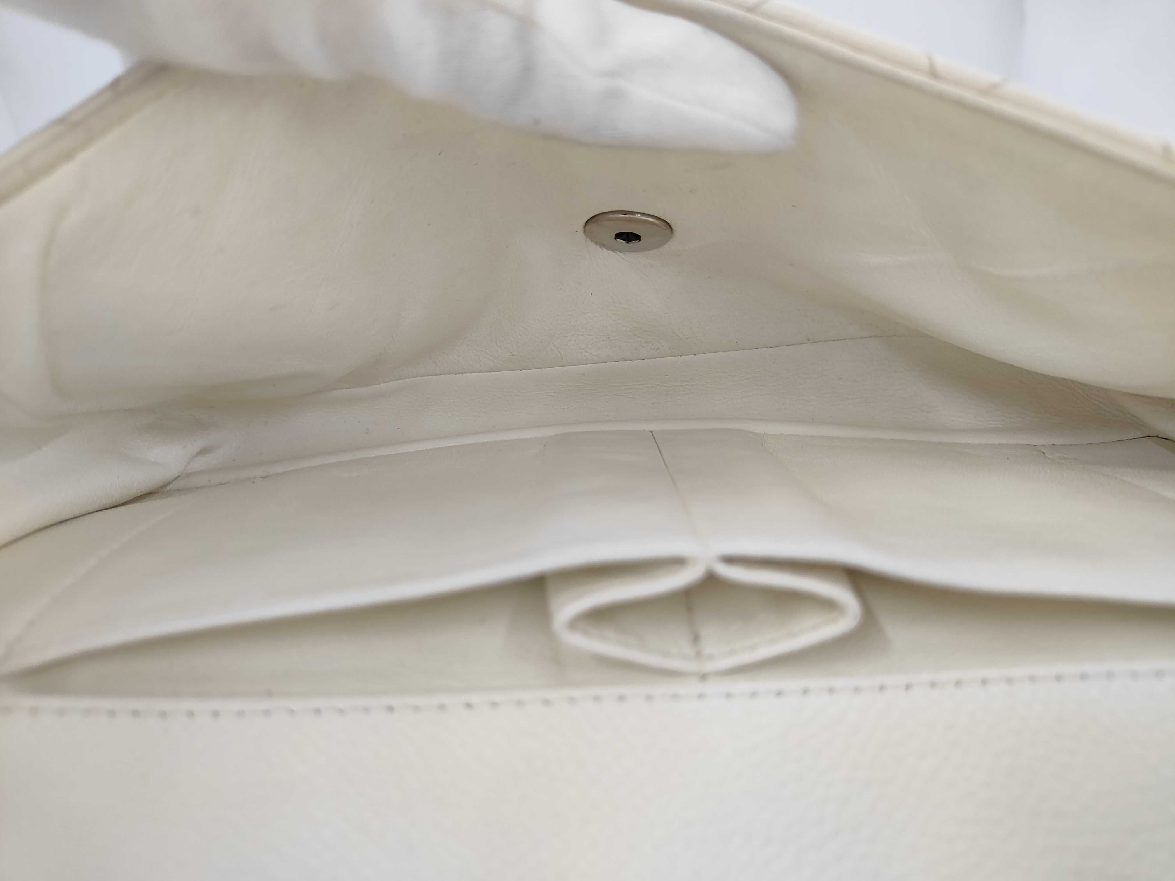 White Baguette Chain Bag Shoulder Bag — view 9