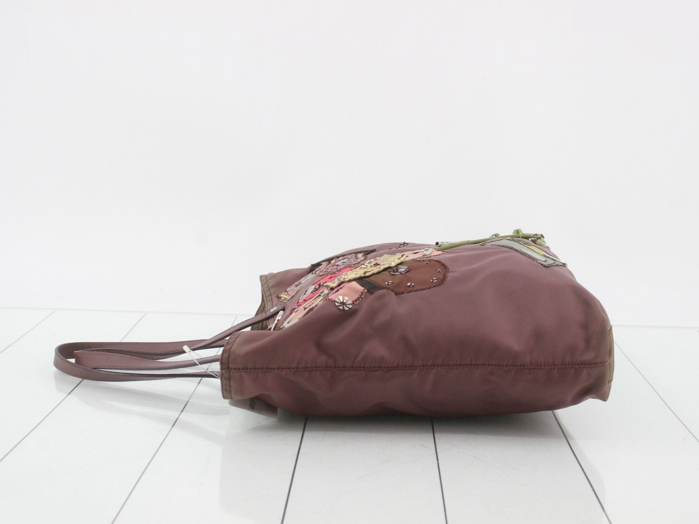 tote bag with triangular plate — view 4